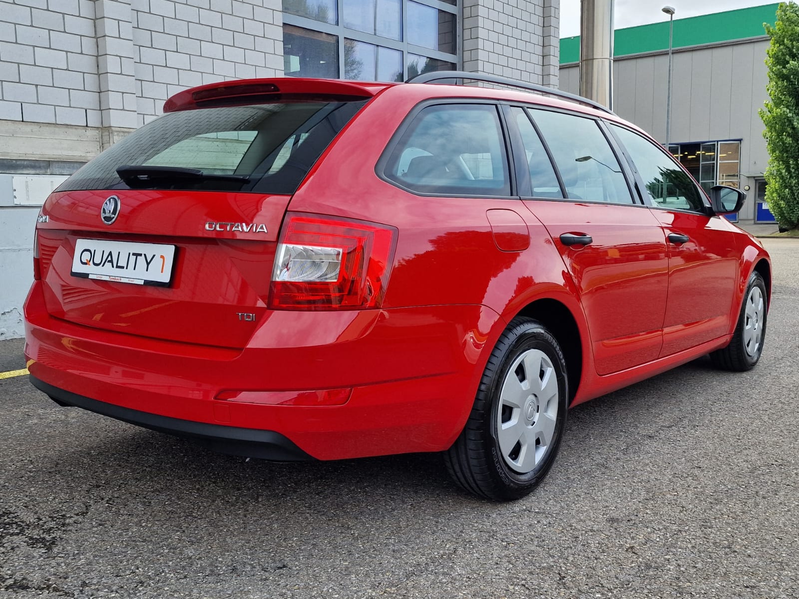 SKODA Octavia Combi 1.6 TDI Active-image-4