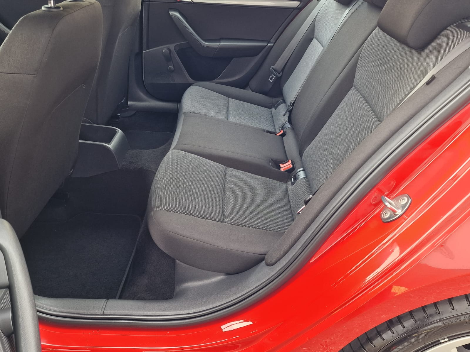 SKODA Octavia Combi 1.6 TDI Active-image-10