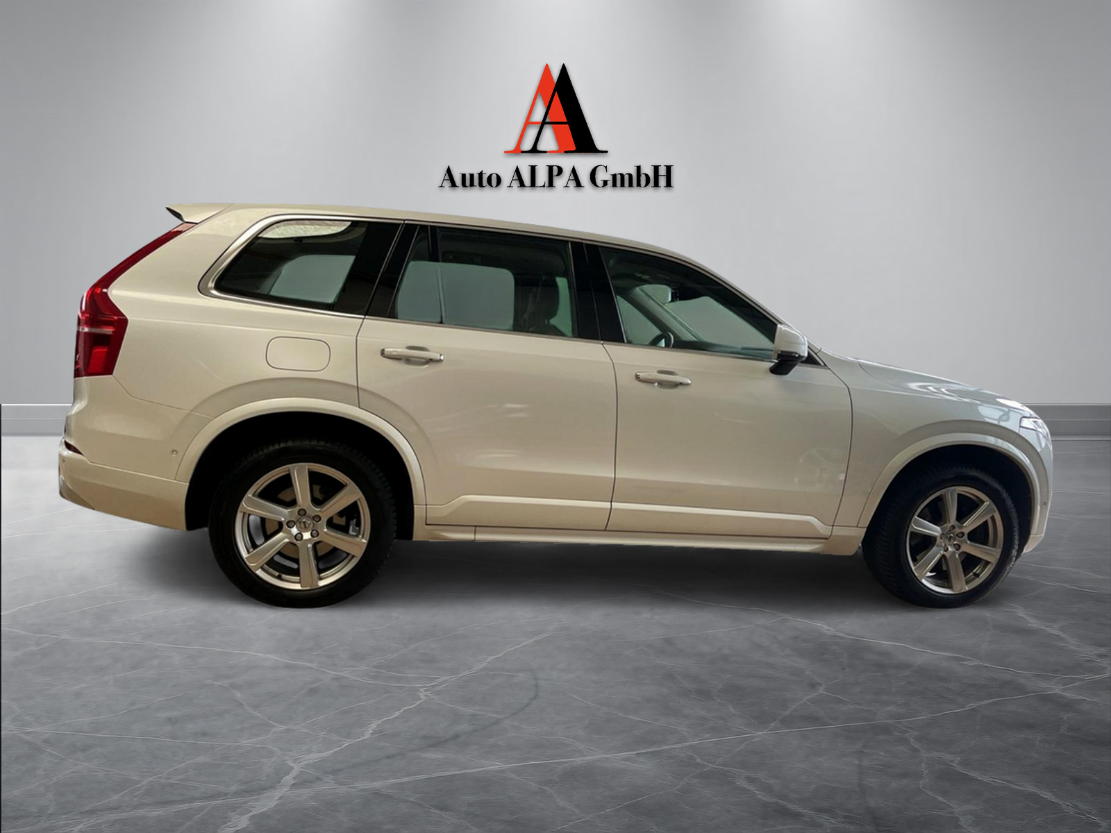 VOLVO XC90 D5 AWD Momentum Geartronic-image-3