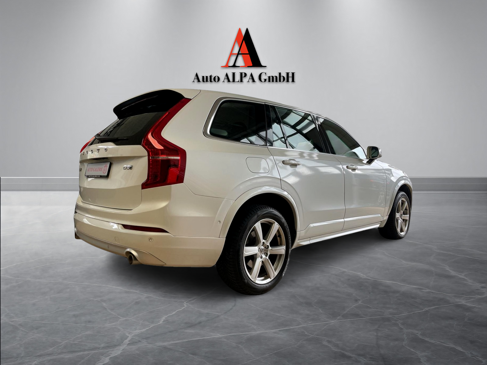 VOLVO XC90 D5 AWD Momentum Geartronic-image-2