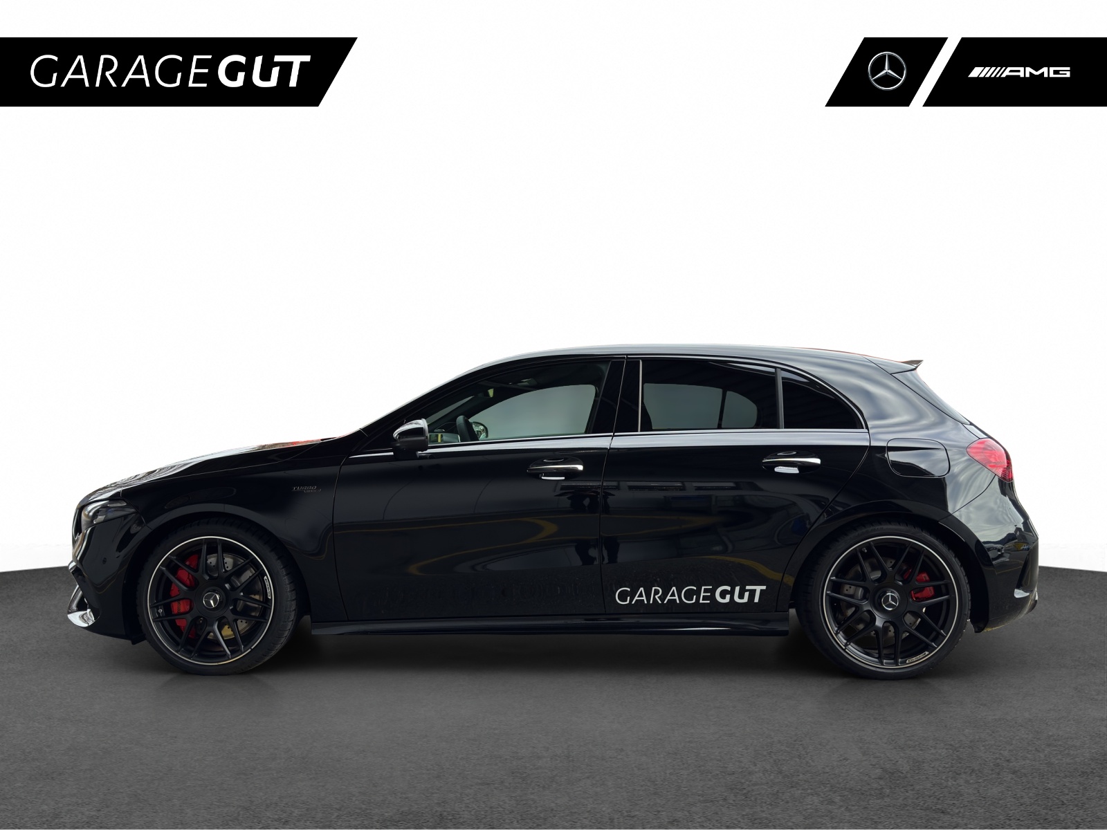 MERCEDES-BENZ A AMG 45 S 4Matic 8G-DCT-showroom-element-1
