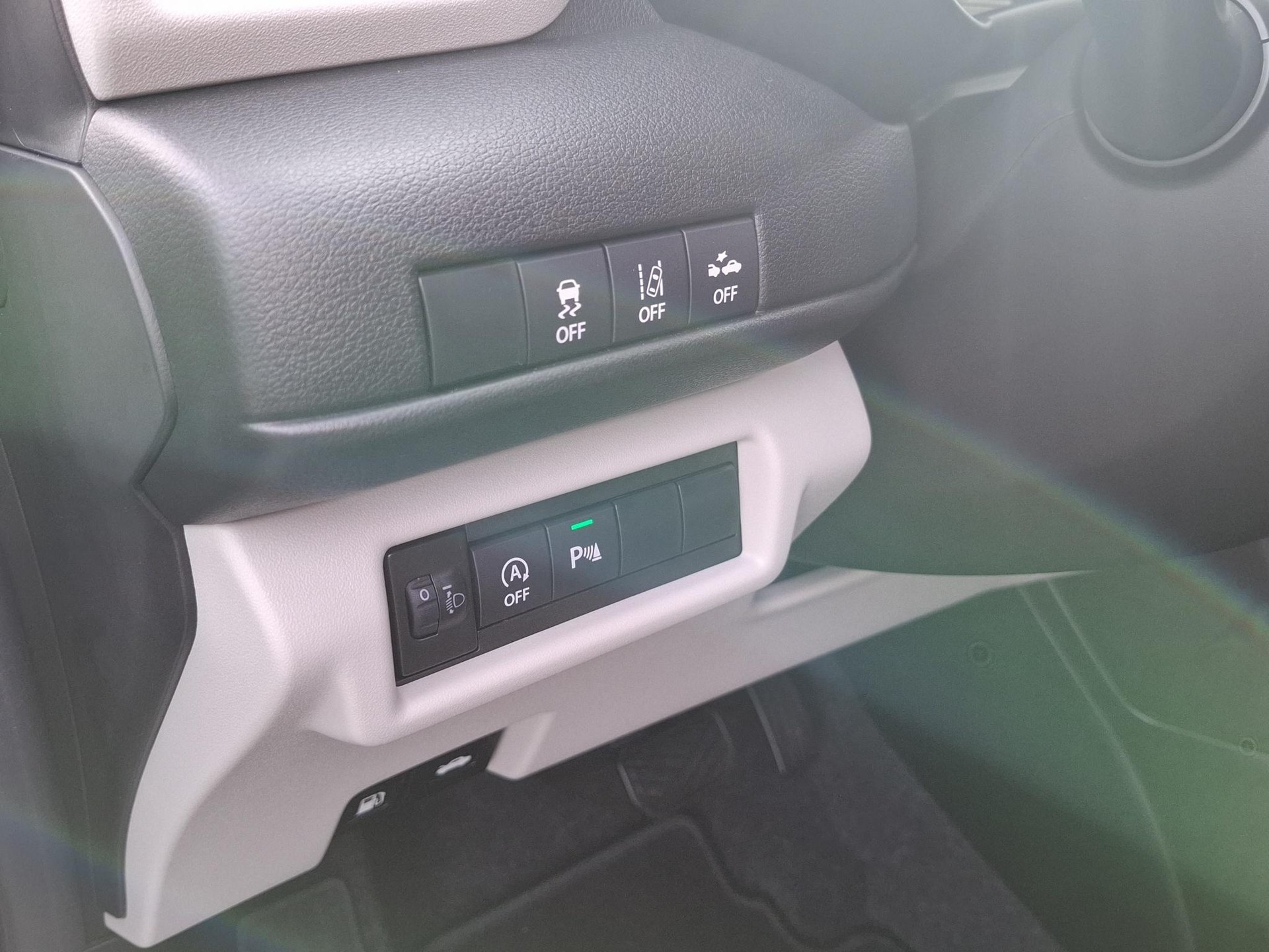 SUZUKI Swift 1.2 Compact Top Hybrid-image-5