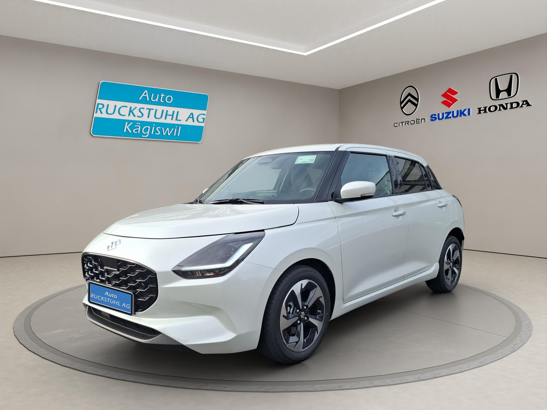 SUZUKI Swift 1.2 Compact Top Hybrid-image-0