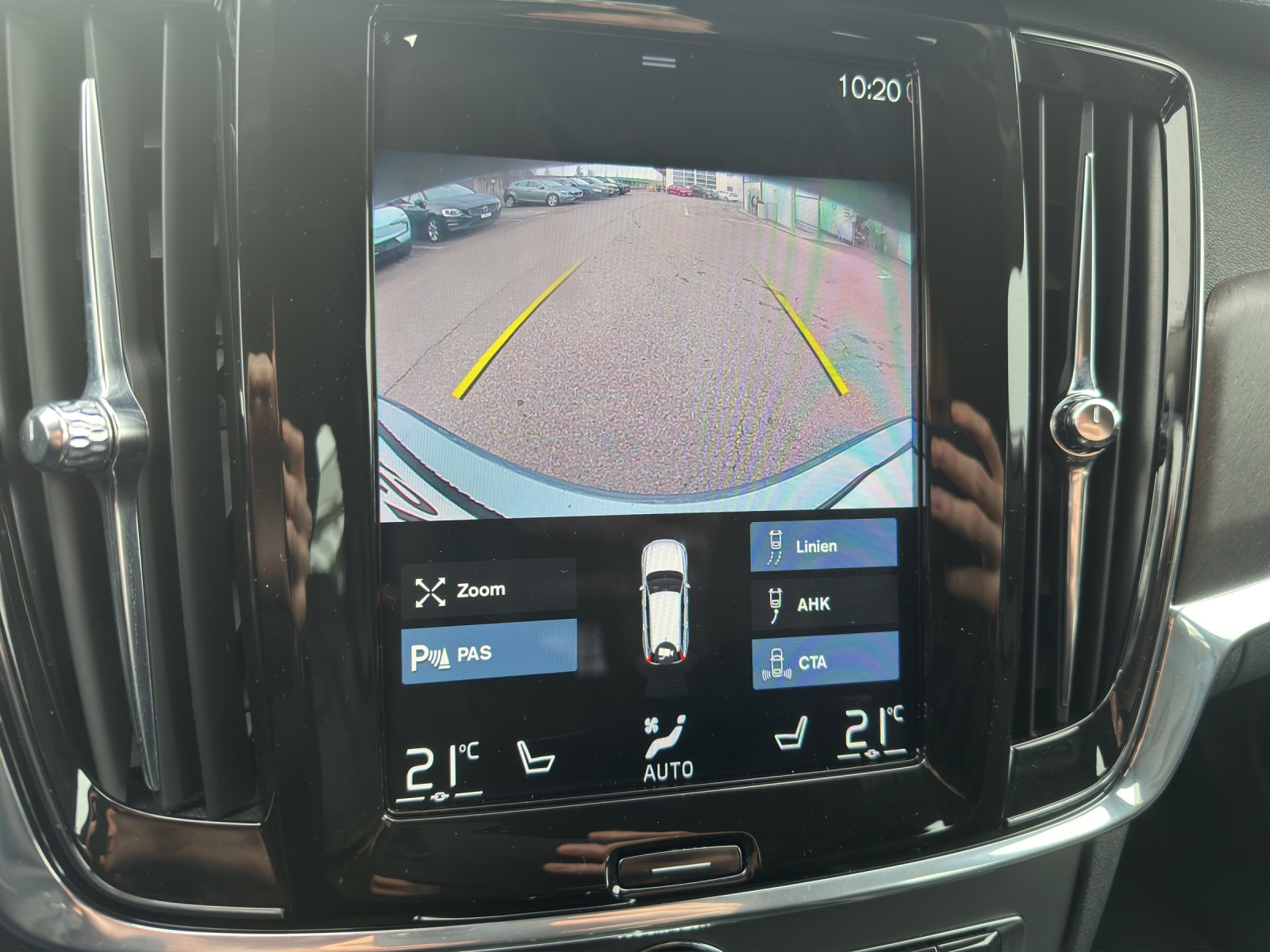 VOLVO V90 Cross Country 2.0 D5 AWD-image-12
