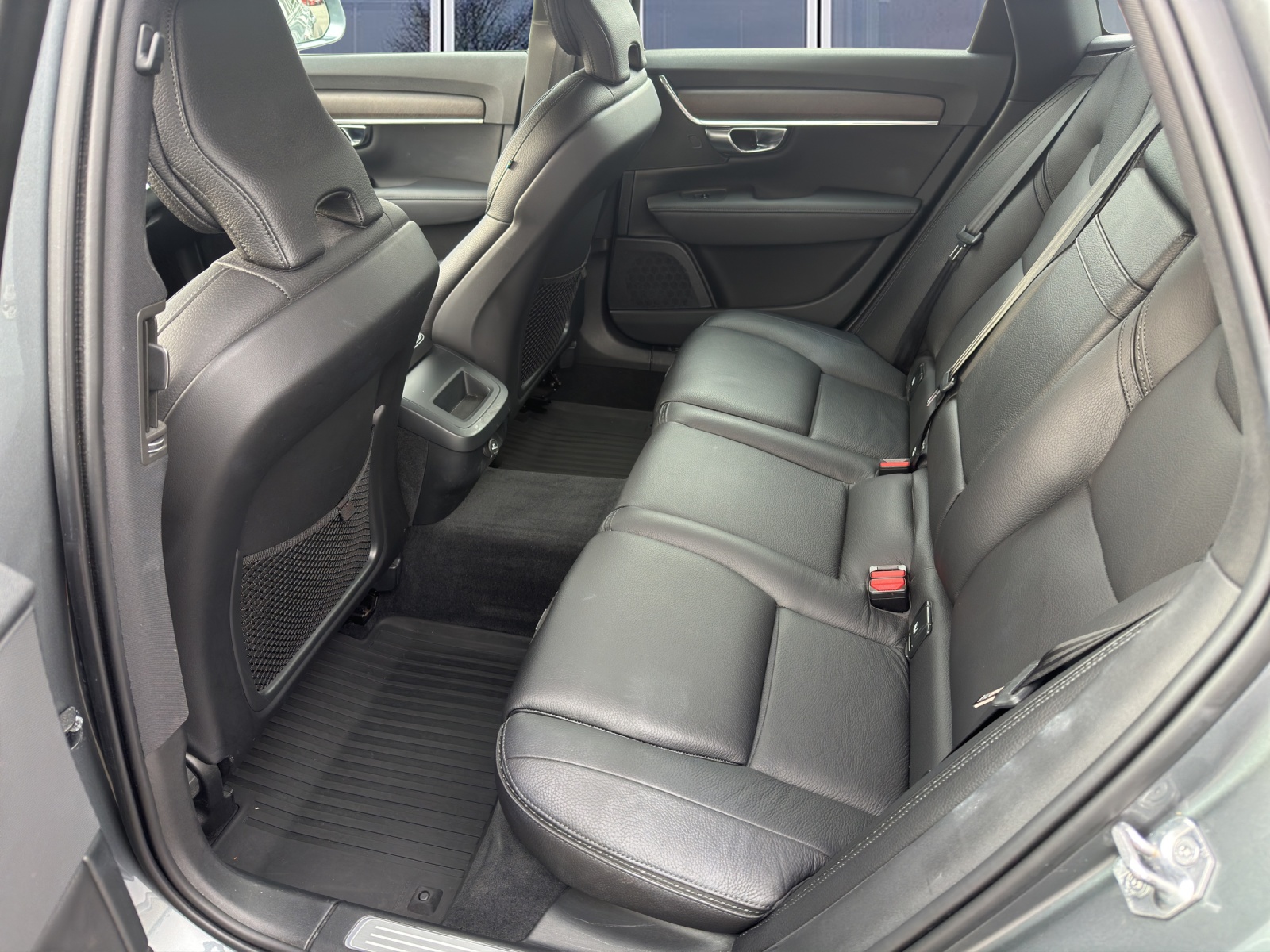 VOLVO V90 Cross Country 2.0 D5 AWD-image-13