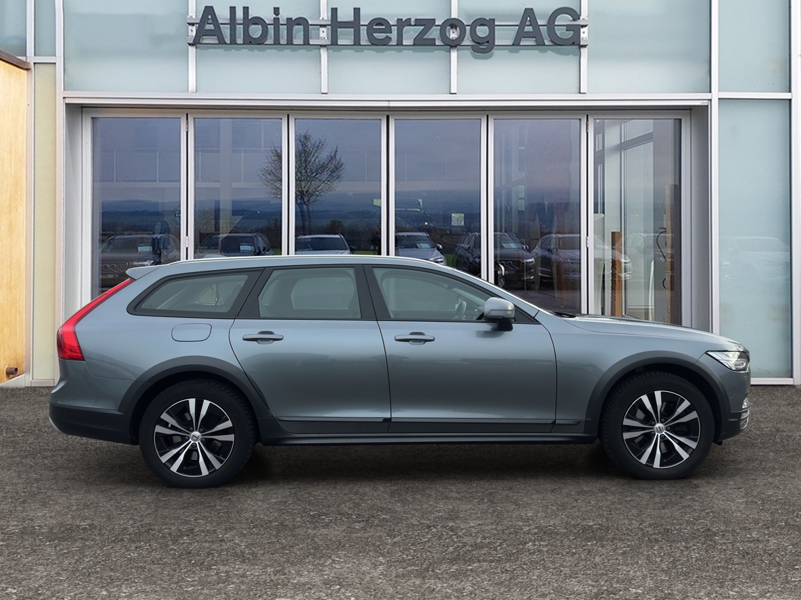 VOLVO V90 Cross Country 2.0 D5 AWD-image-5