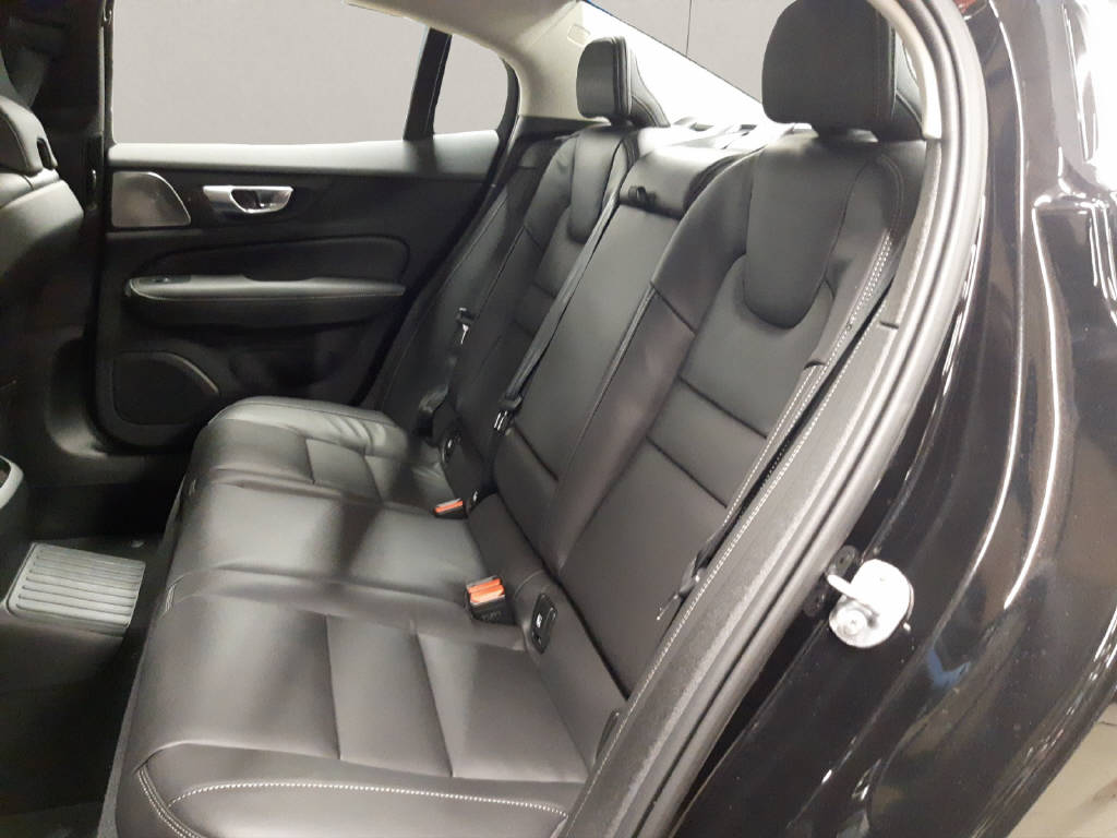 VOLVO S60 2.0 T8 TE Ultimate Bright eAWD-image-8