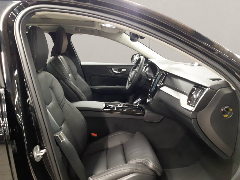 VOLVO S60 2.0 T8 TE Ultimate Bright eAWD-image-9