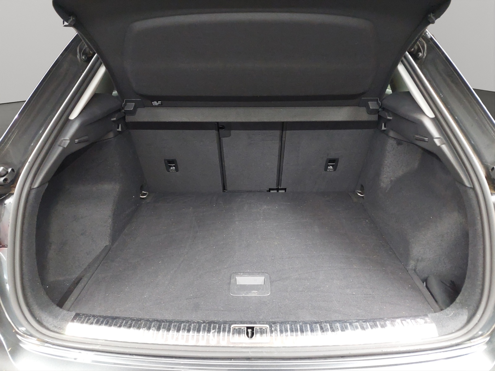 AUDI Q3 35 TDI S line quattro S-tronic-image-10