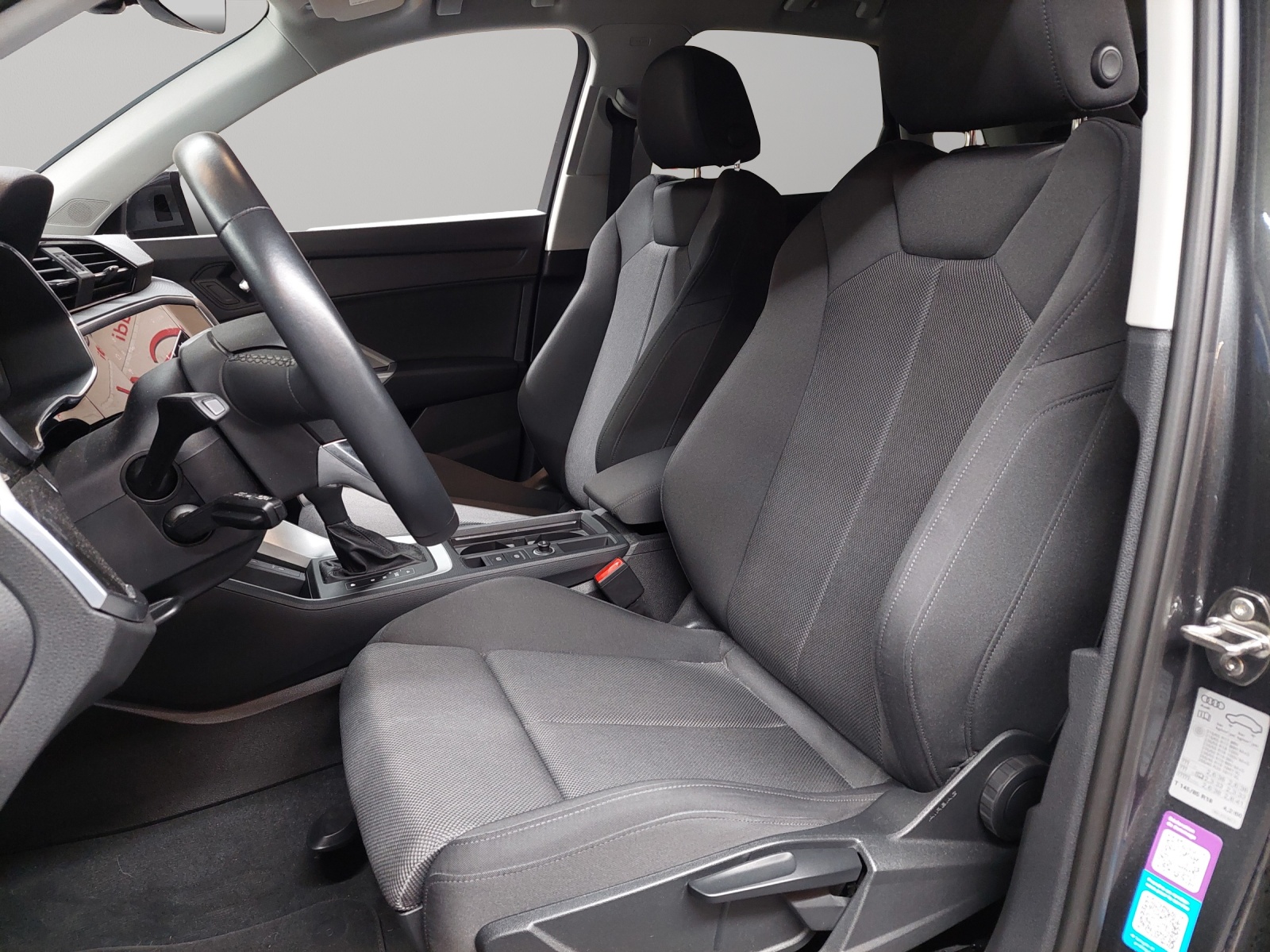 AUDI Q3 35 TDI S line quattro S-tronic-image-5