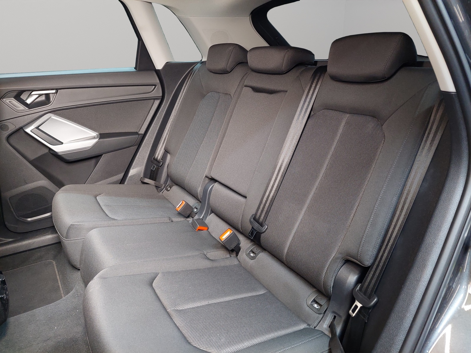 AUDI Q3 35 TDI S line quattro S-tronic-image-7