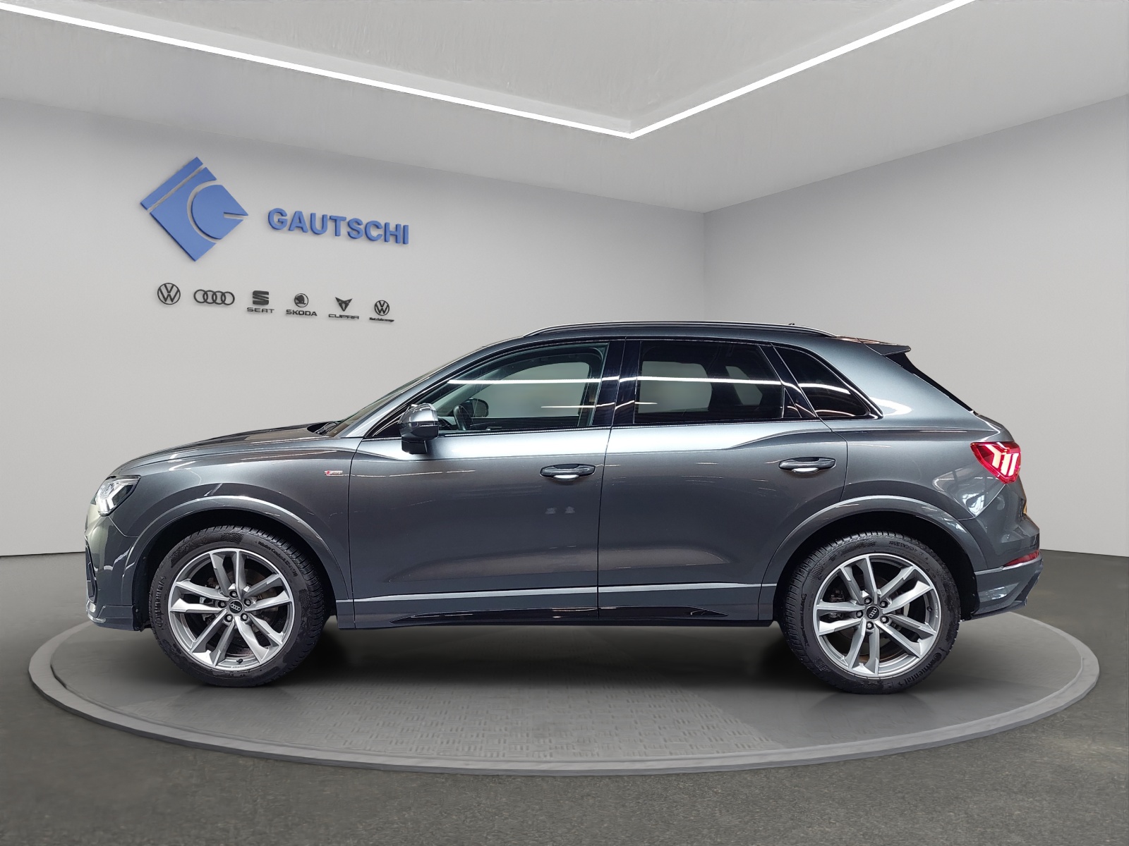 AUDI Q3 35 TDI S line quattro S-tronic-image-1