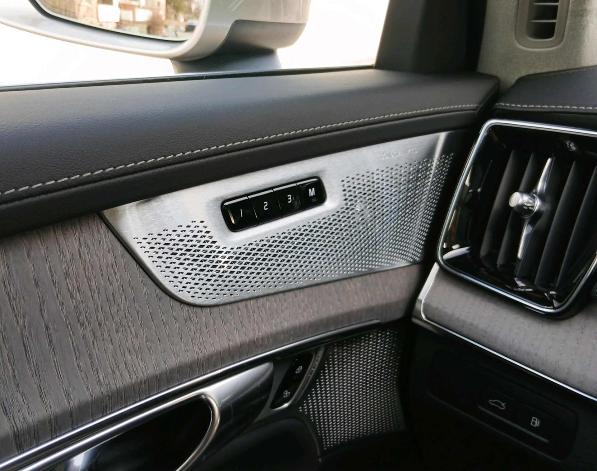 VOLVO XC90 2.0 T8 TE Ultra Bright eA-image-11