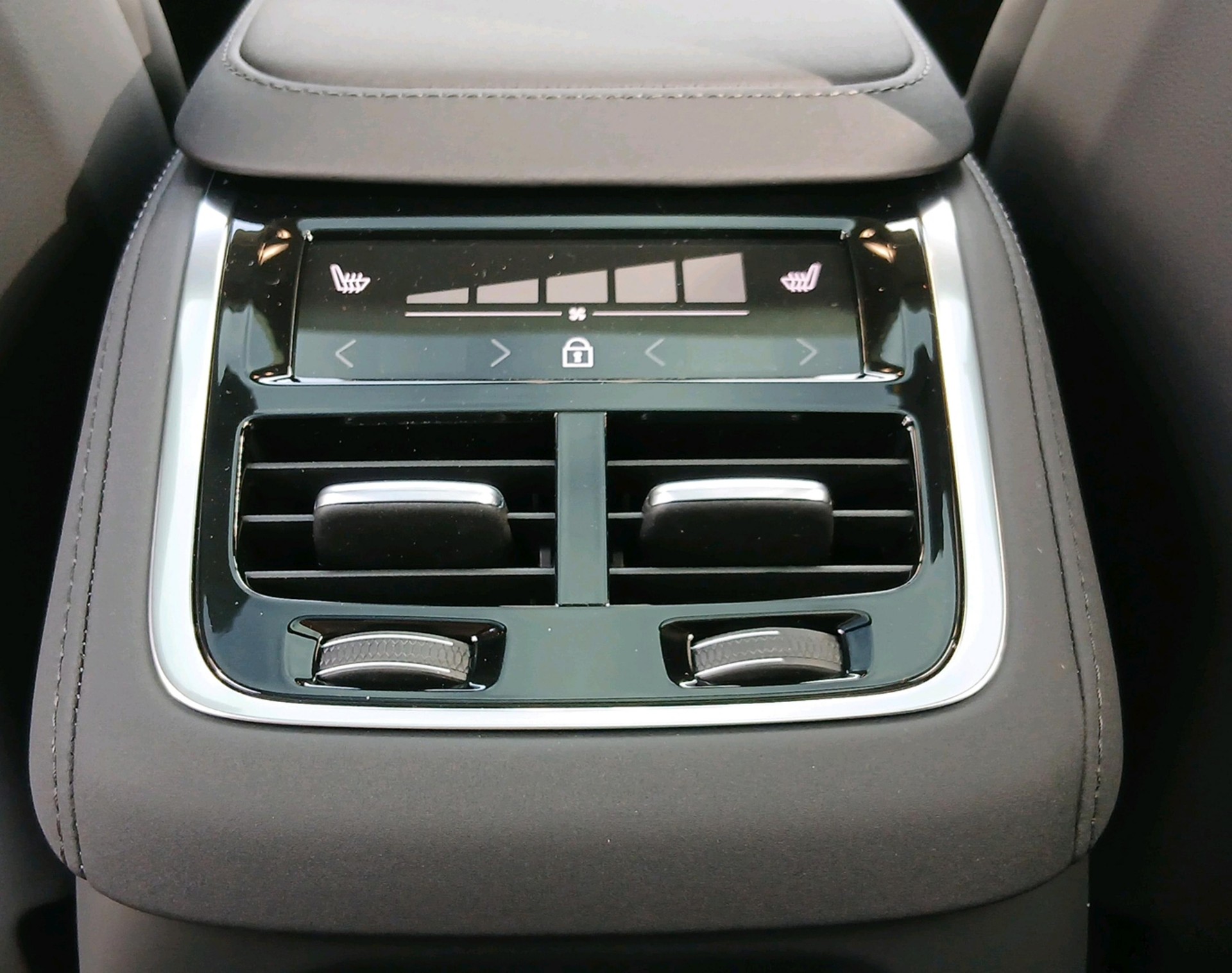 VOLVO XC90 2.0 T8 TE Ultra Bright eA-image-15