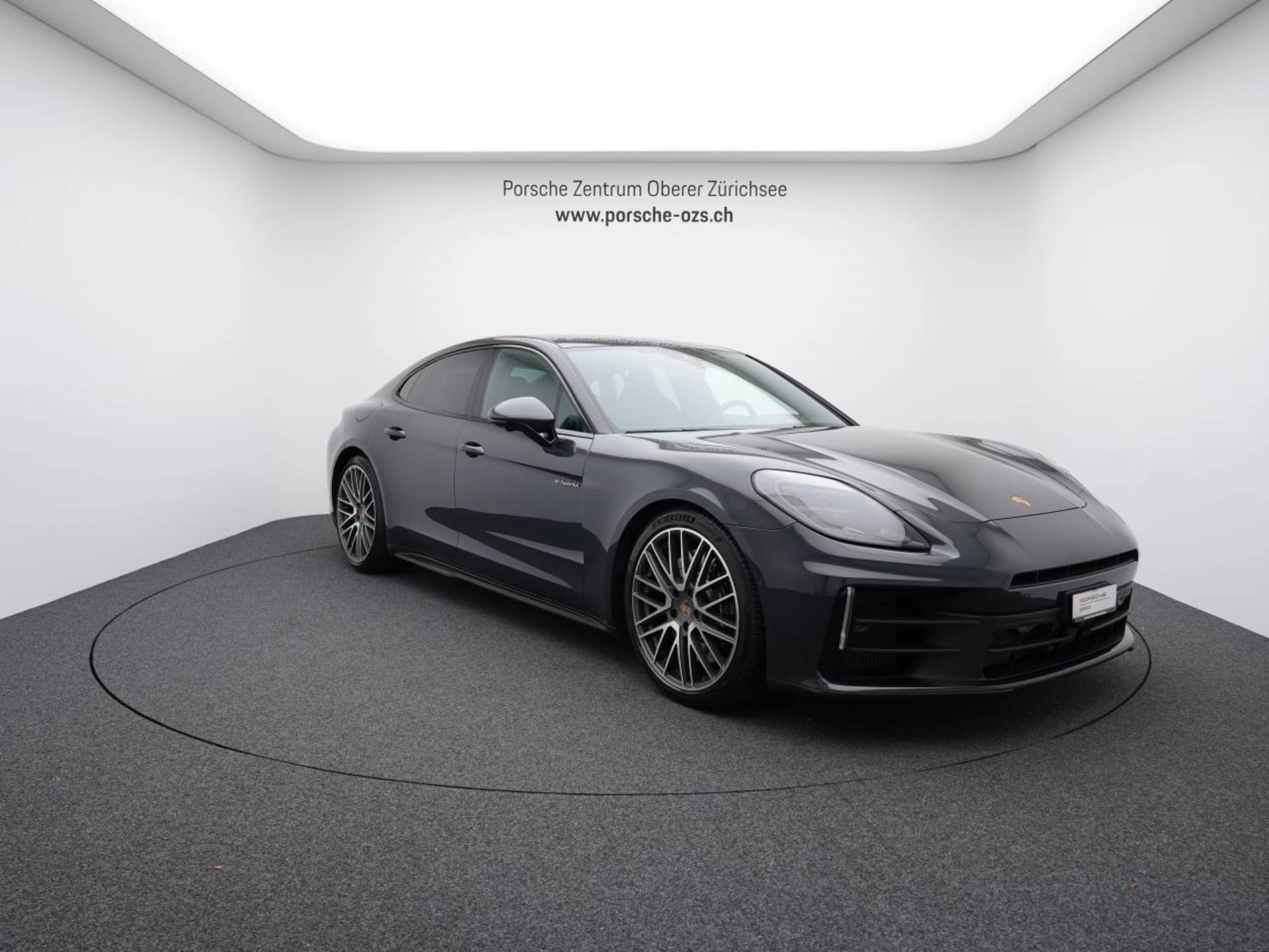 PORSCHE Panamera 4S E-Hybrid-image-8