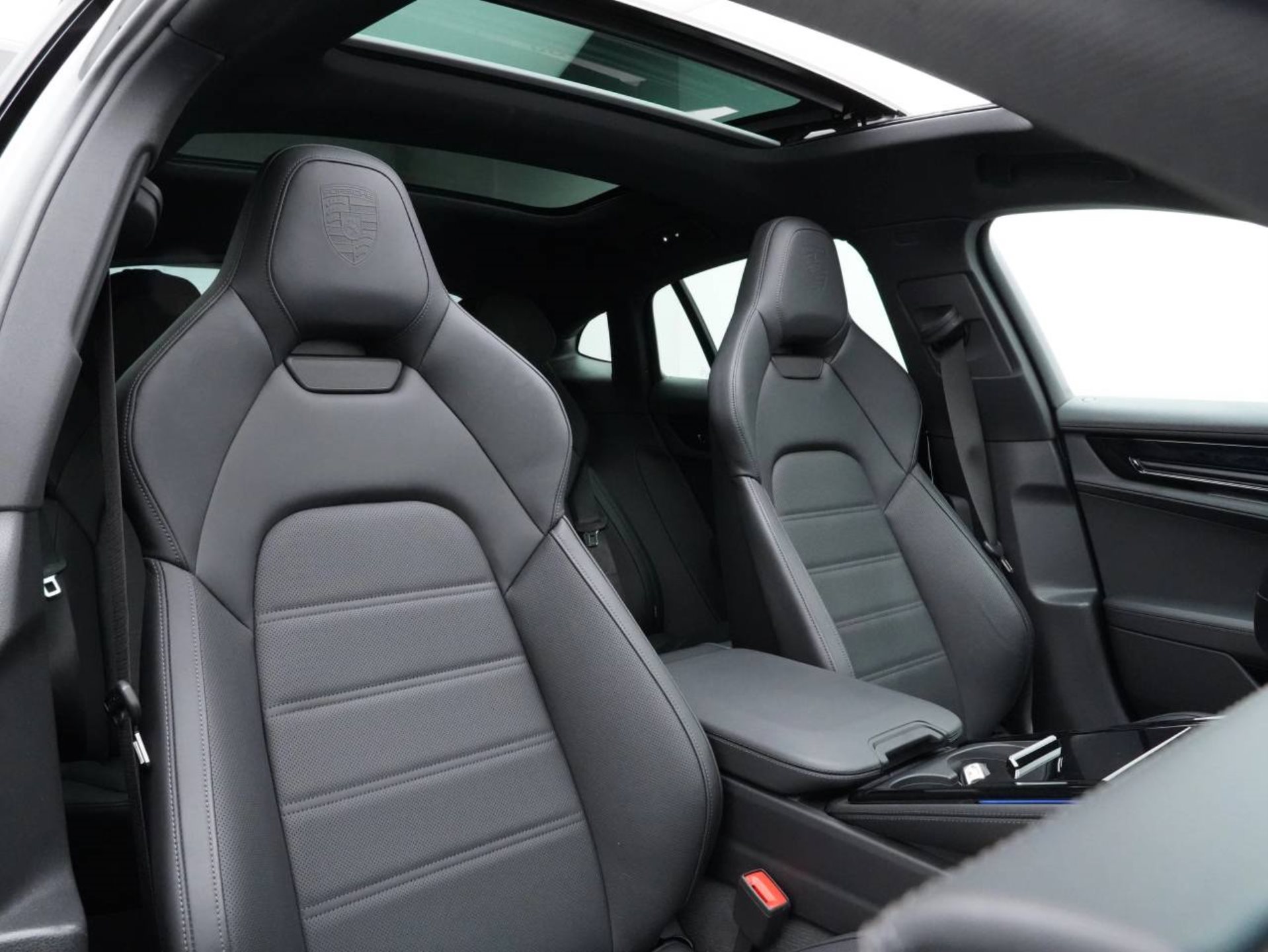 PORSCHE Panamera 4S E-Hybrid-image-25