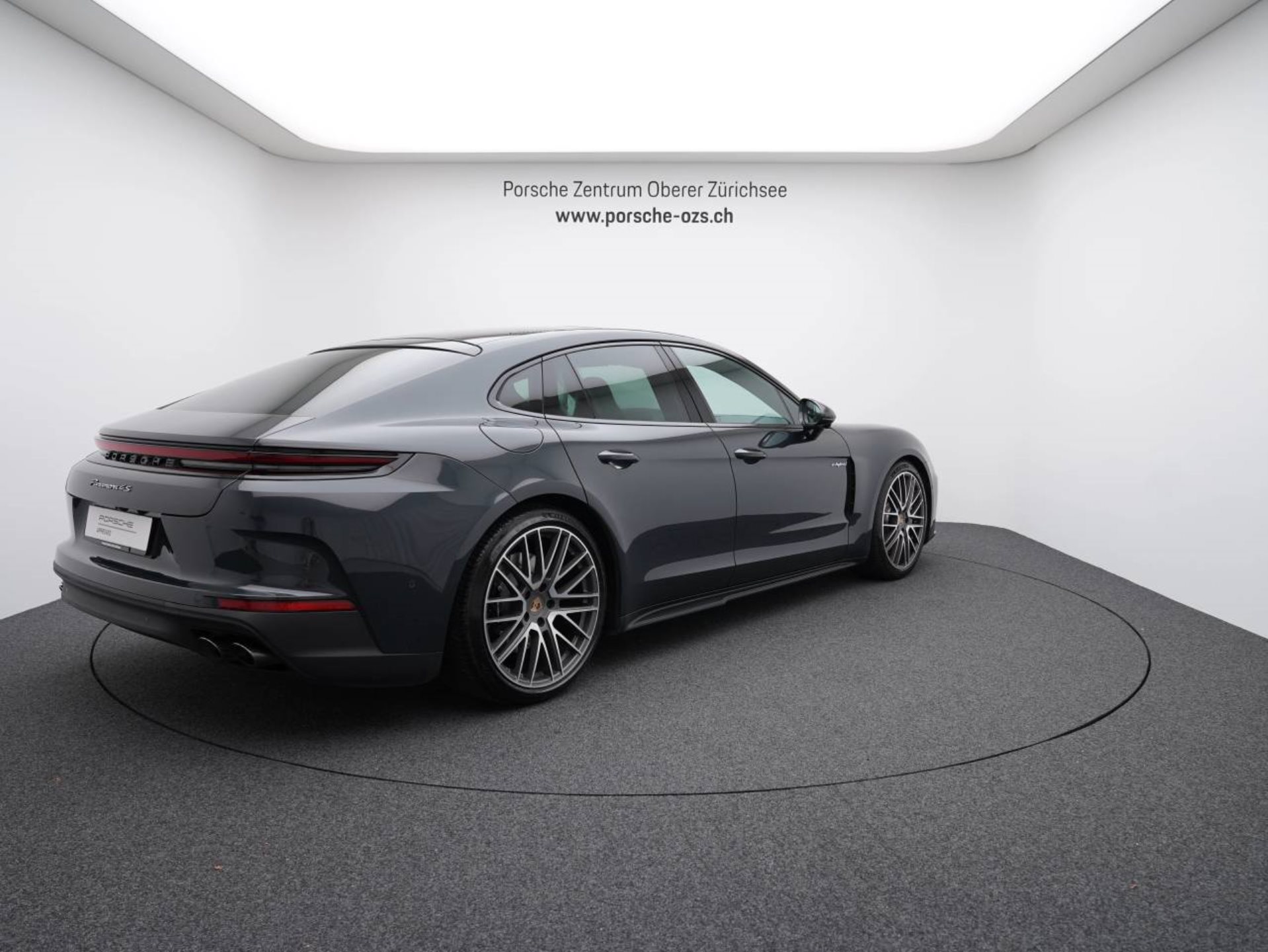 PORSCHE Panamera 4S E-Hybrid-image-6