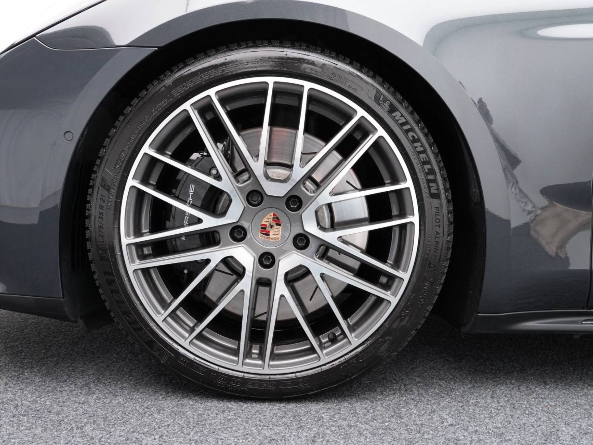 PORSCHE Panamera 4S E-Hybrid-image-10