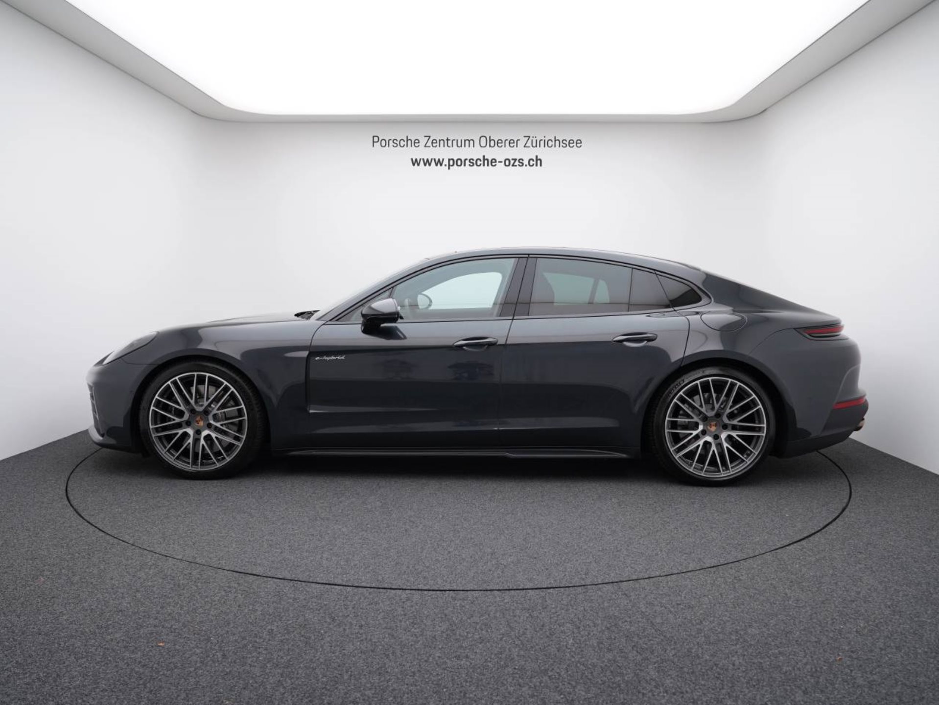 PORSCHE Panamera 4S E-Hybrid-image-1