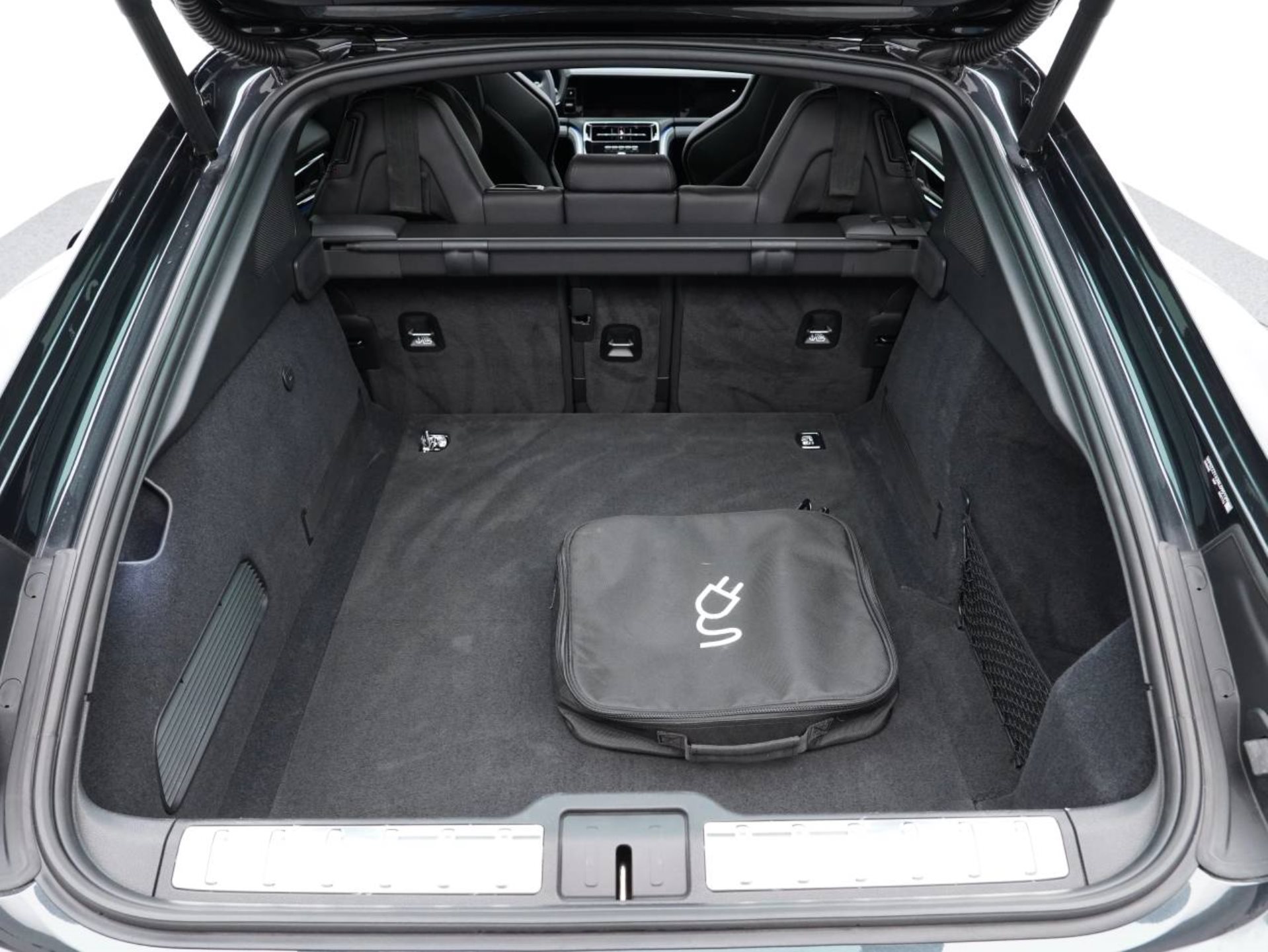 PORSCHE Panamera 4S E-Hybrid-image-30