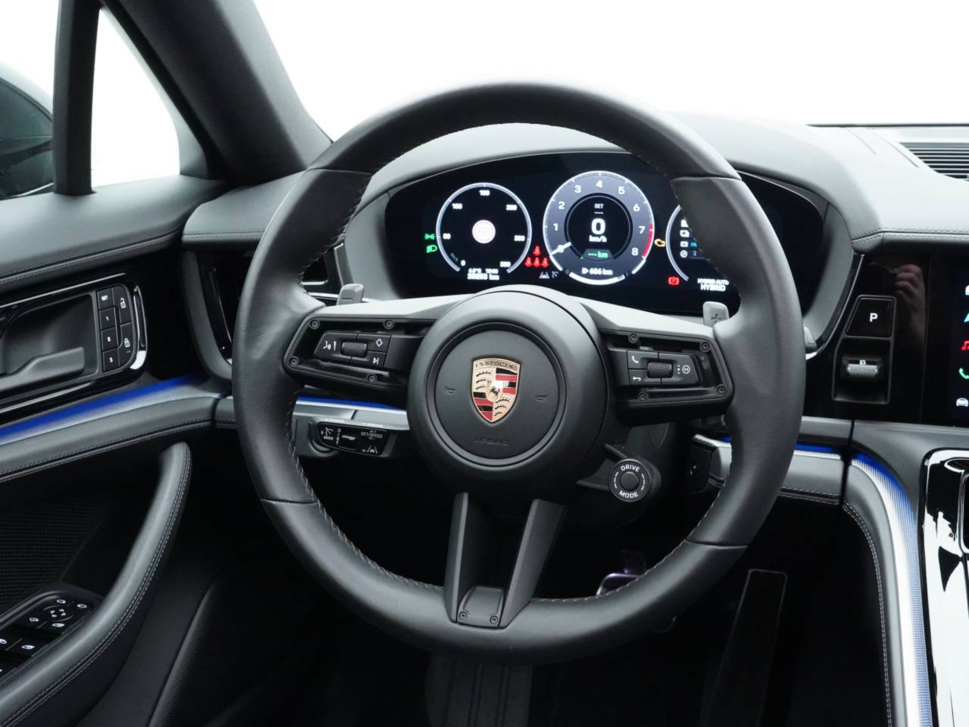 PORSCHE Panamera 4S E-Hybrid-image-15