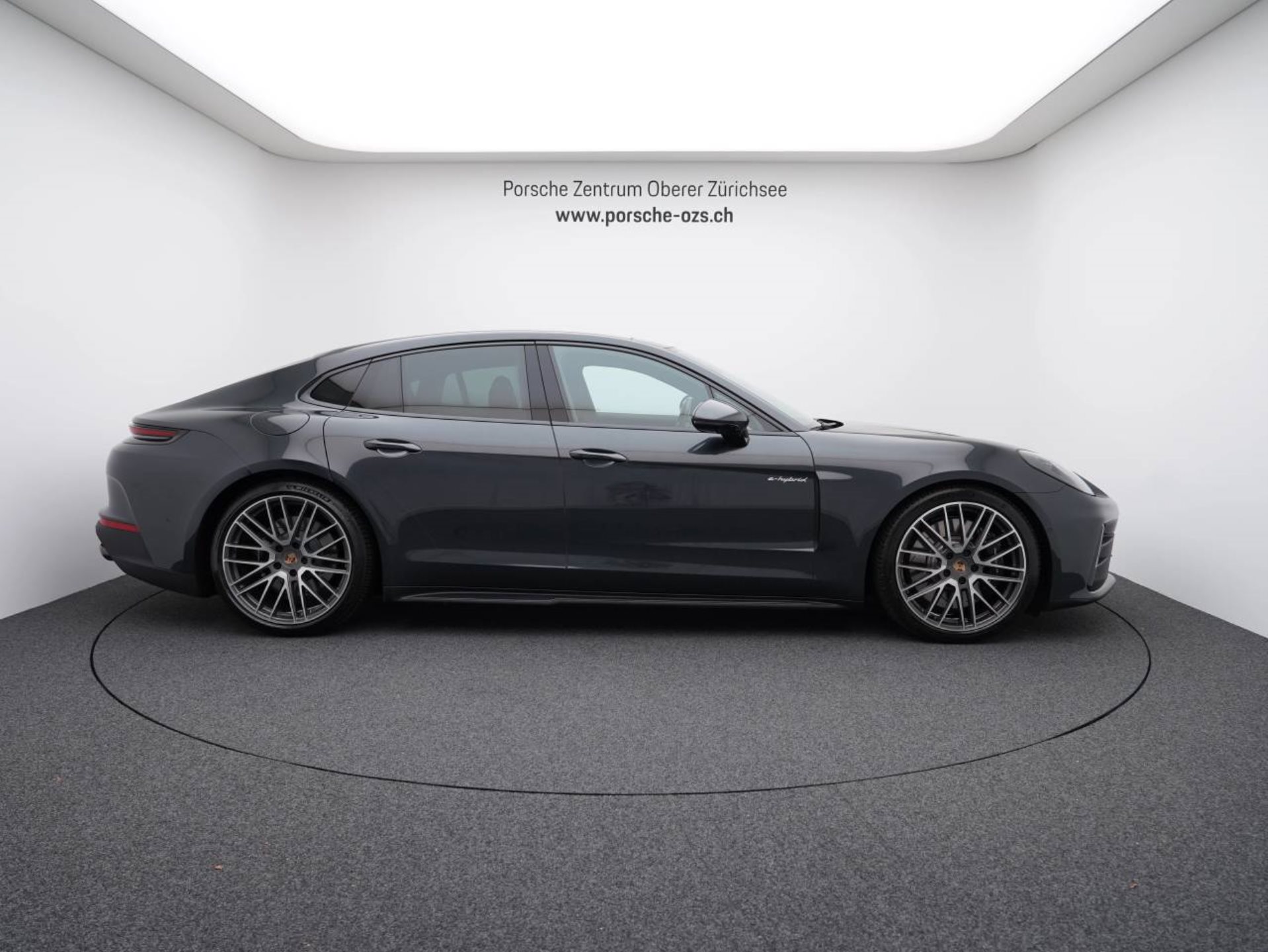 PORSCHE Panamera 4S E-Hybrid-image-7