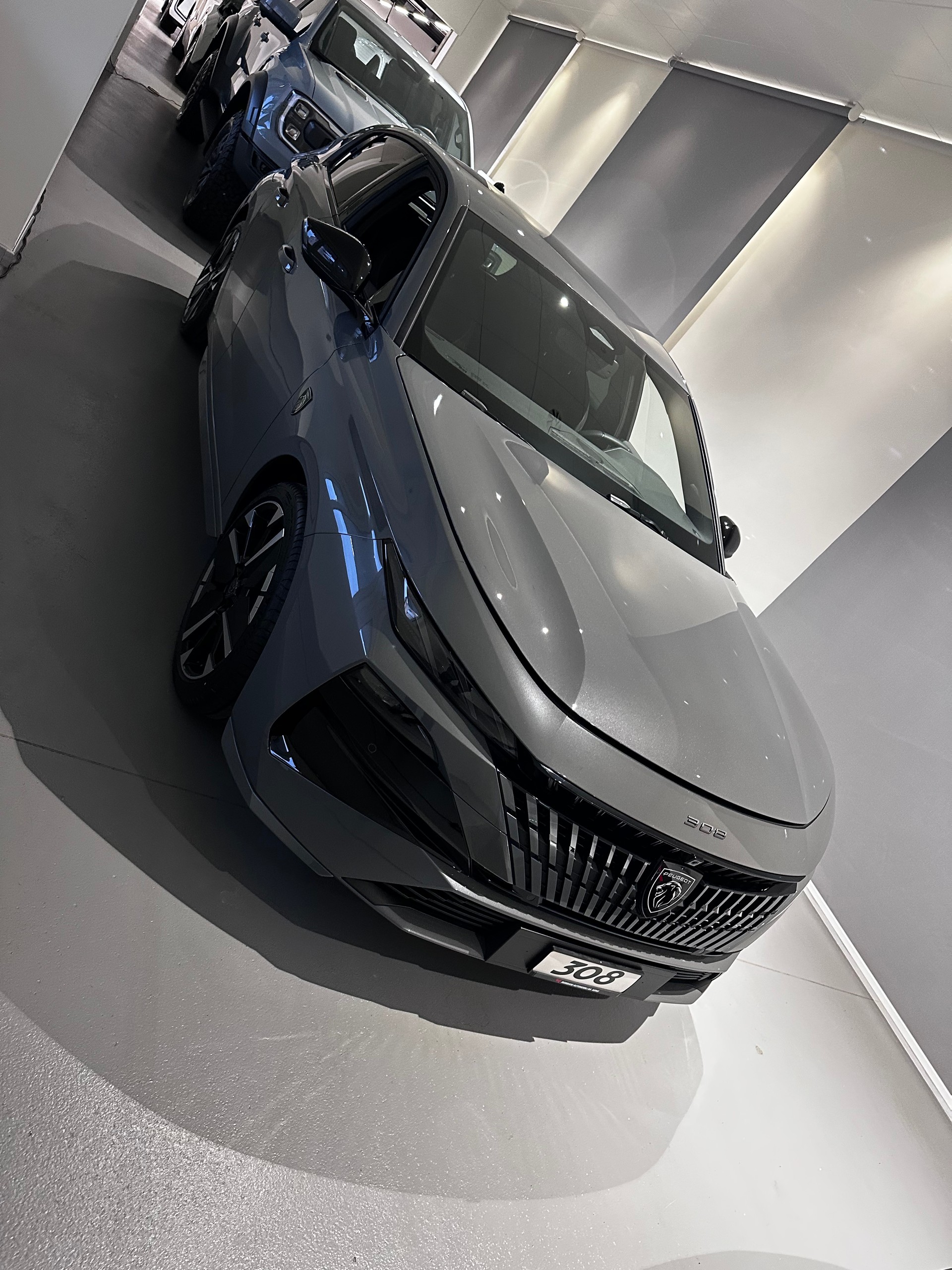 PEUGEOT 308 1.6 PHEV 195 GT-image-1