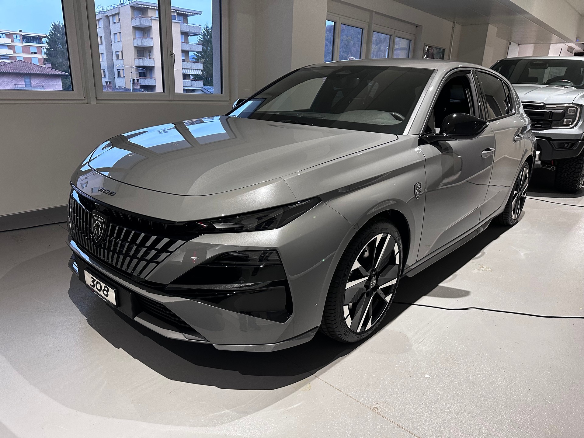 PEUGEOT 308 1.6 PHEV 195 GT-image-3