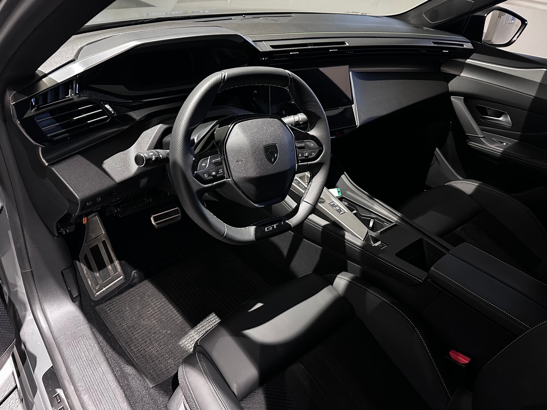 PEUGEOT 308 1.6 PHEV 195 GT-image-5