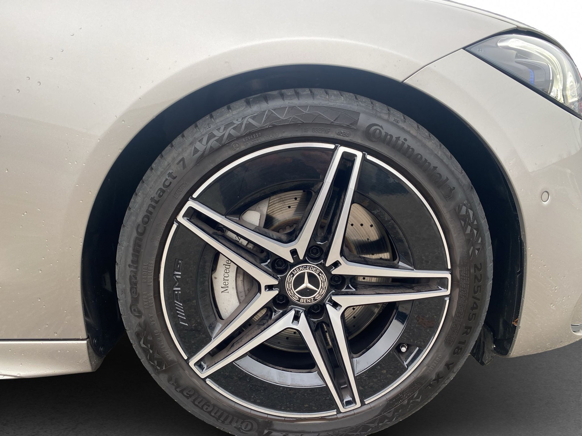 MERCEDES-BENZ C 300 T 4Matic AMG Line-image-8