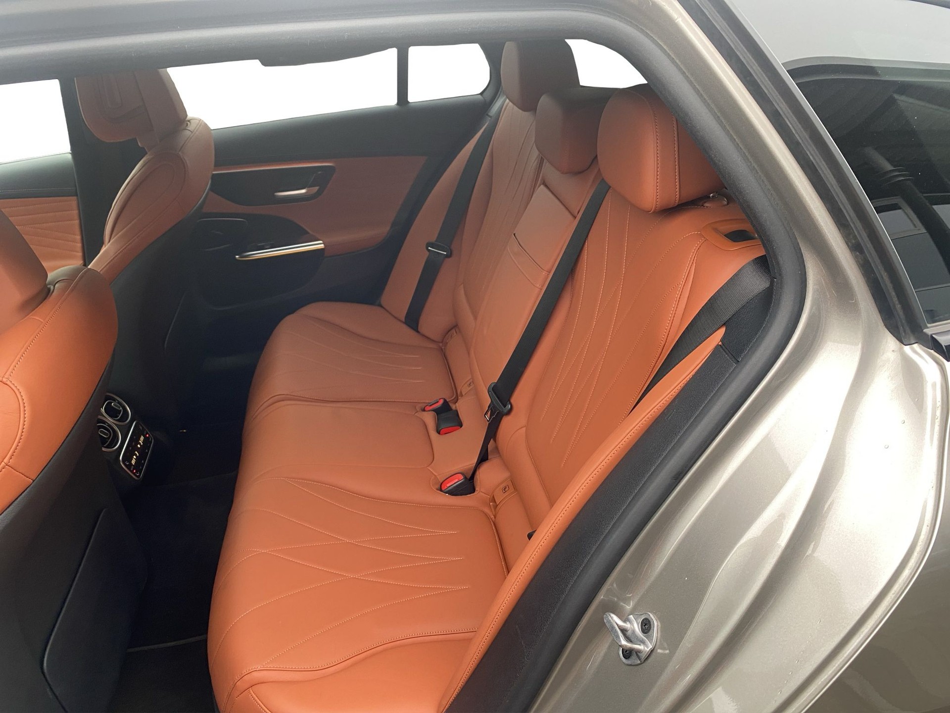 MERCEDES-BENZ C 300 T 4Matic AMG Line-image-12