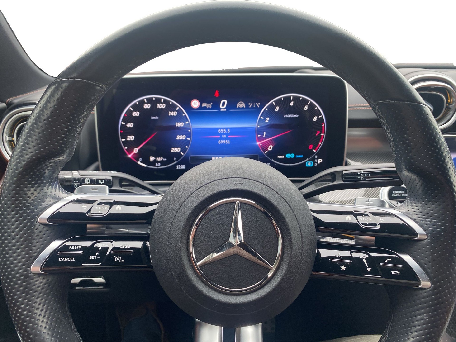 MERCEDES-BENZ C 300 T 4Matic AMG Line-image-10