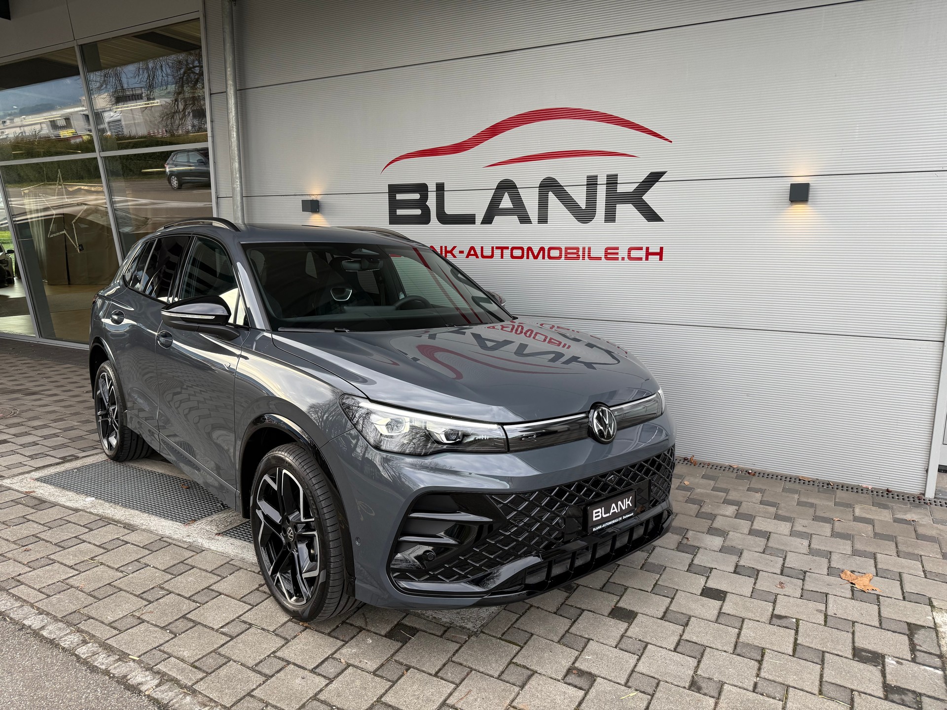 VW Tiguan 2.0 TSI DSG R-Line 4Motion / 4ans garantie