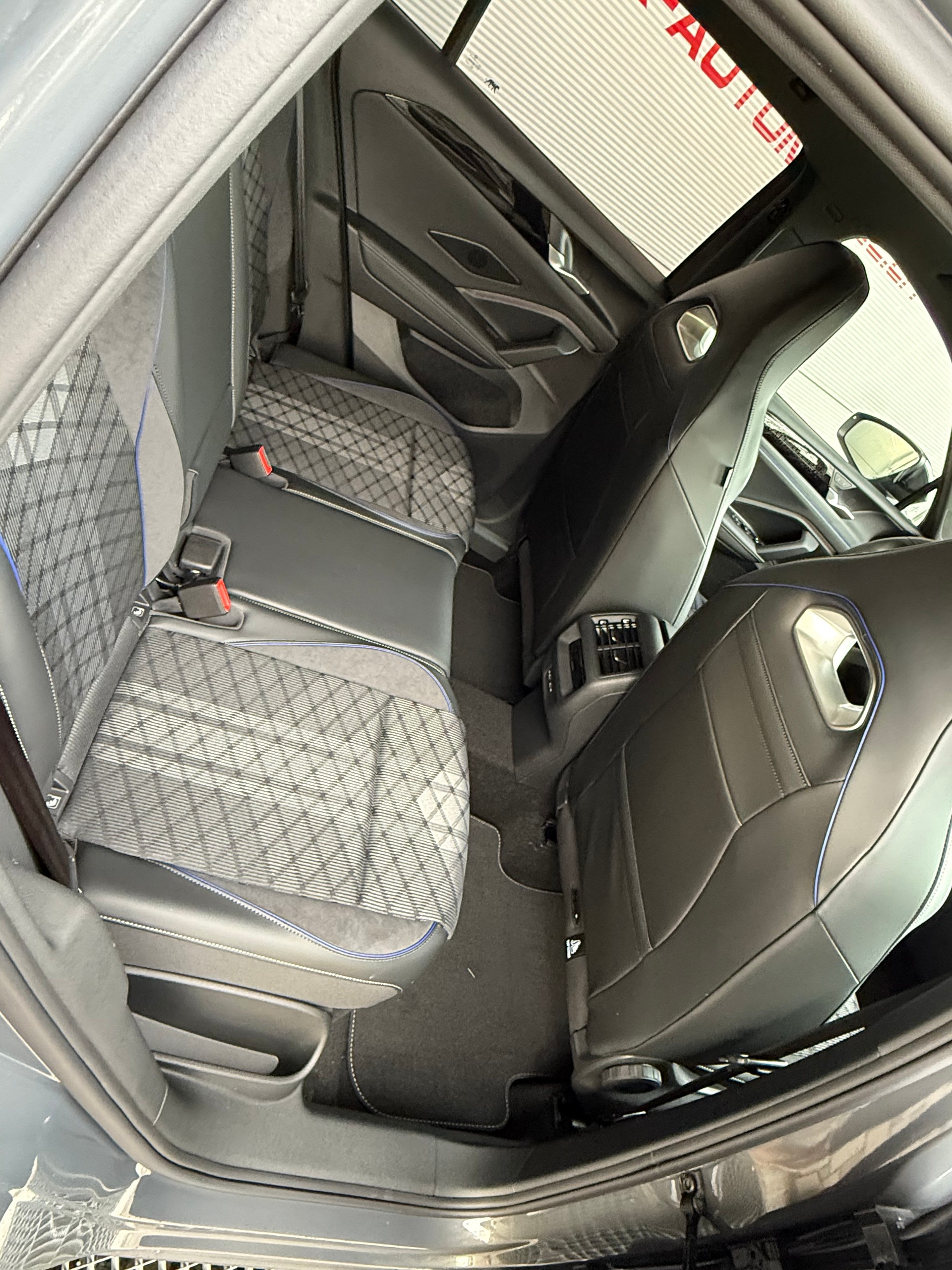 VW Tiguan 2.0 TSI DSG R-Line 4Motion / VENDUE VERKAUFT-image-8