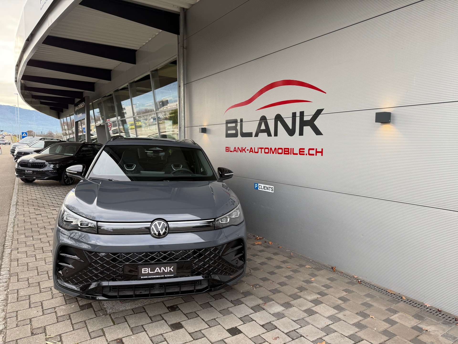 VW Tiguan 2.0 TSI DSG R-Line 4Motion / VENDUE VERKAUFT-image-1