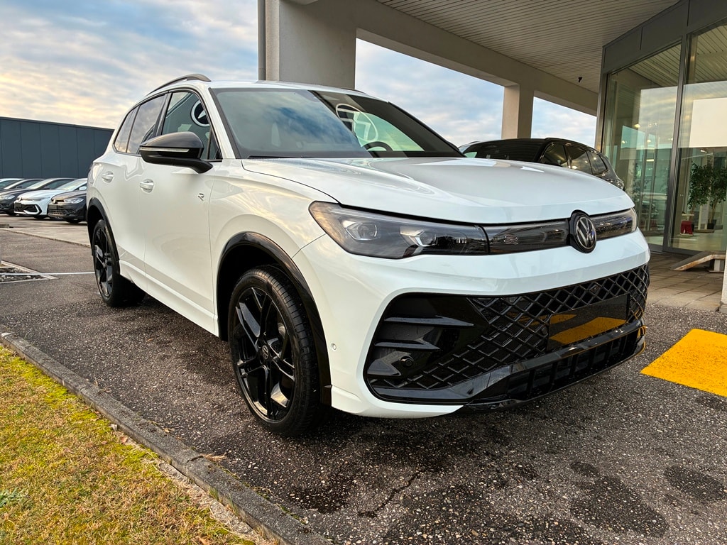 VW Tiguan 2.0 TSI DSG R-Line 4Motion-image-1