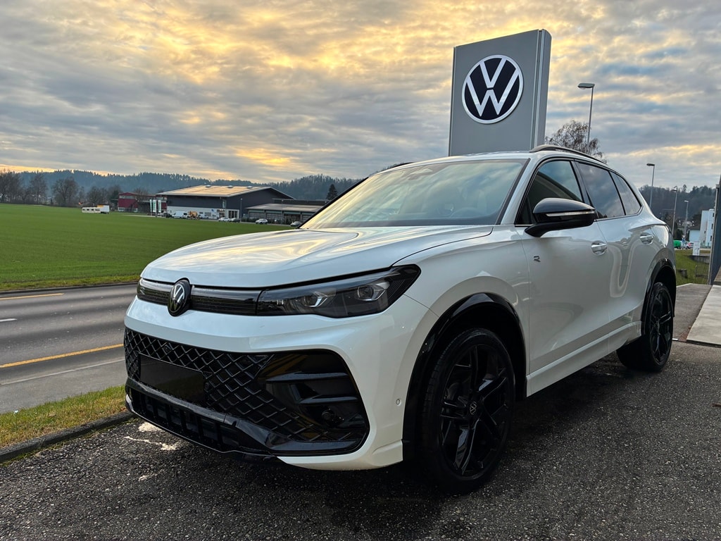 VW Tiguan 2.0 TSI DSG R-Line 4Motion-image-2