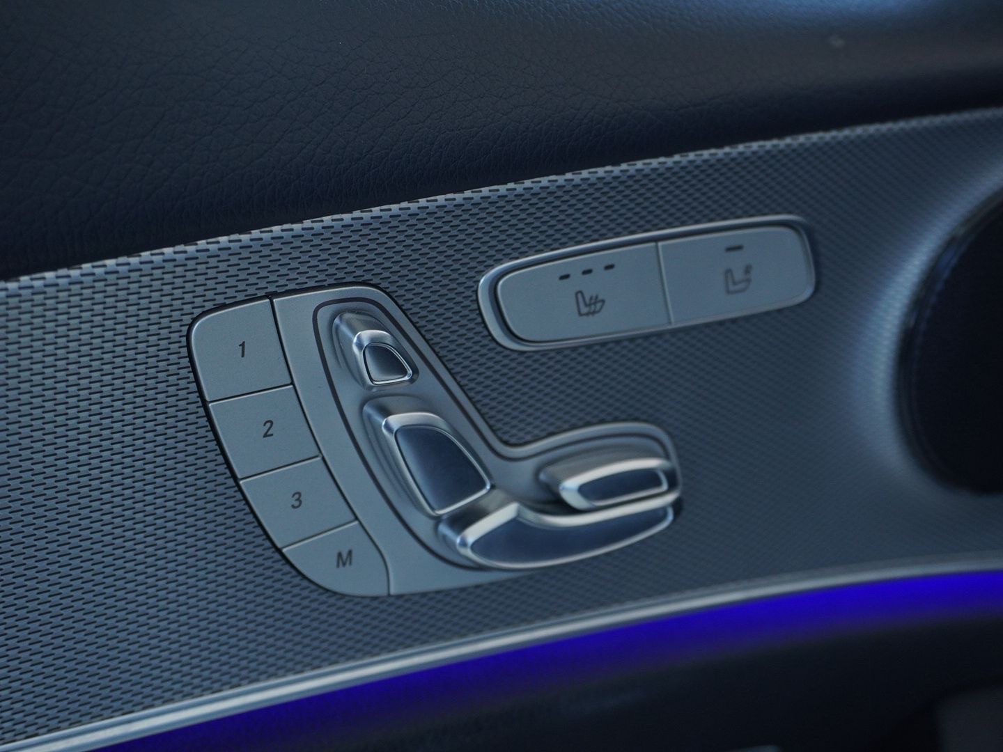 MERCEDES-BENZ E 200 Avantgarde 4 Matic 9G-Tronic-image-8