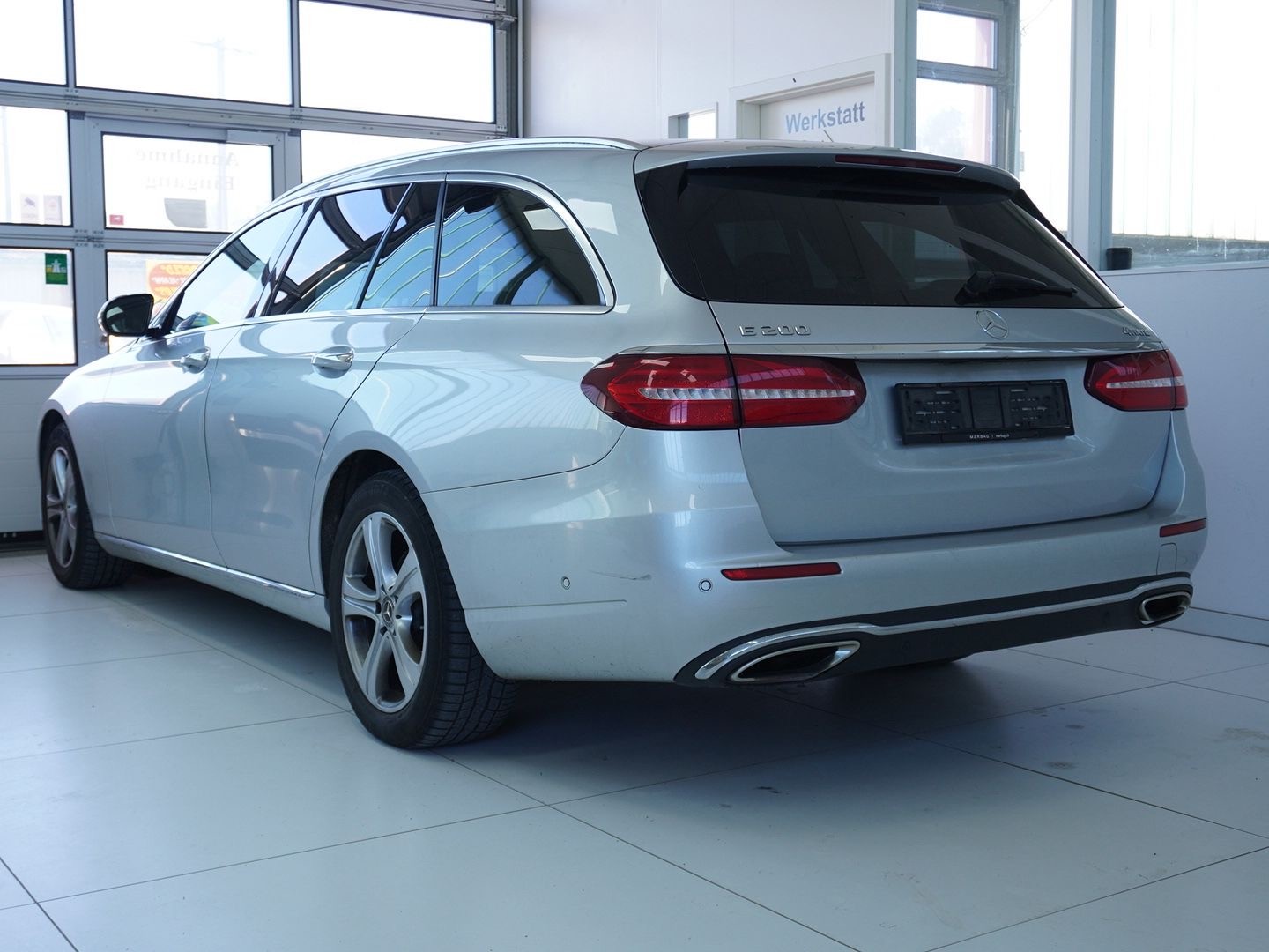 MERCEDES-BENZ E 200 Avantgarde 4 Matic 9G-Tronic-image-1