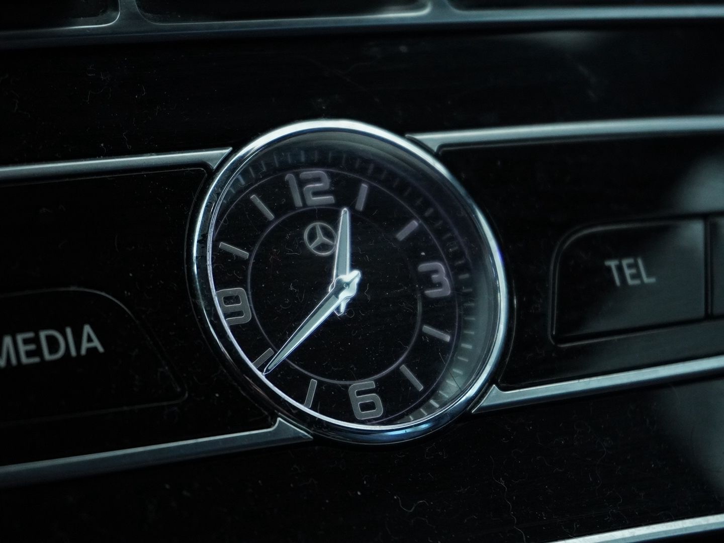 MERCEDES-BENZ E 200 Avantgarde 4 Matic 9G-Tronic-image-10