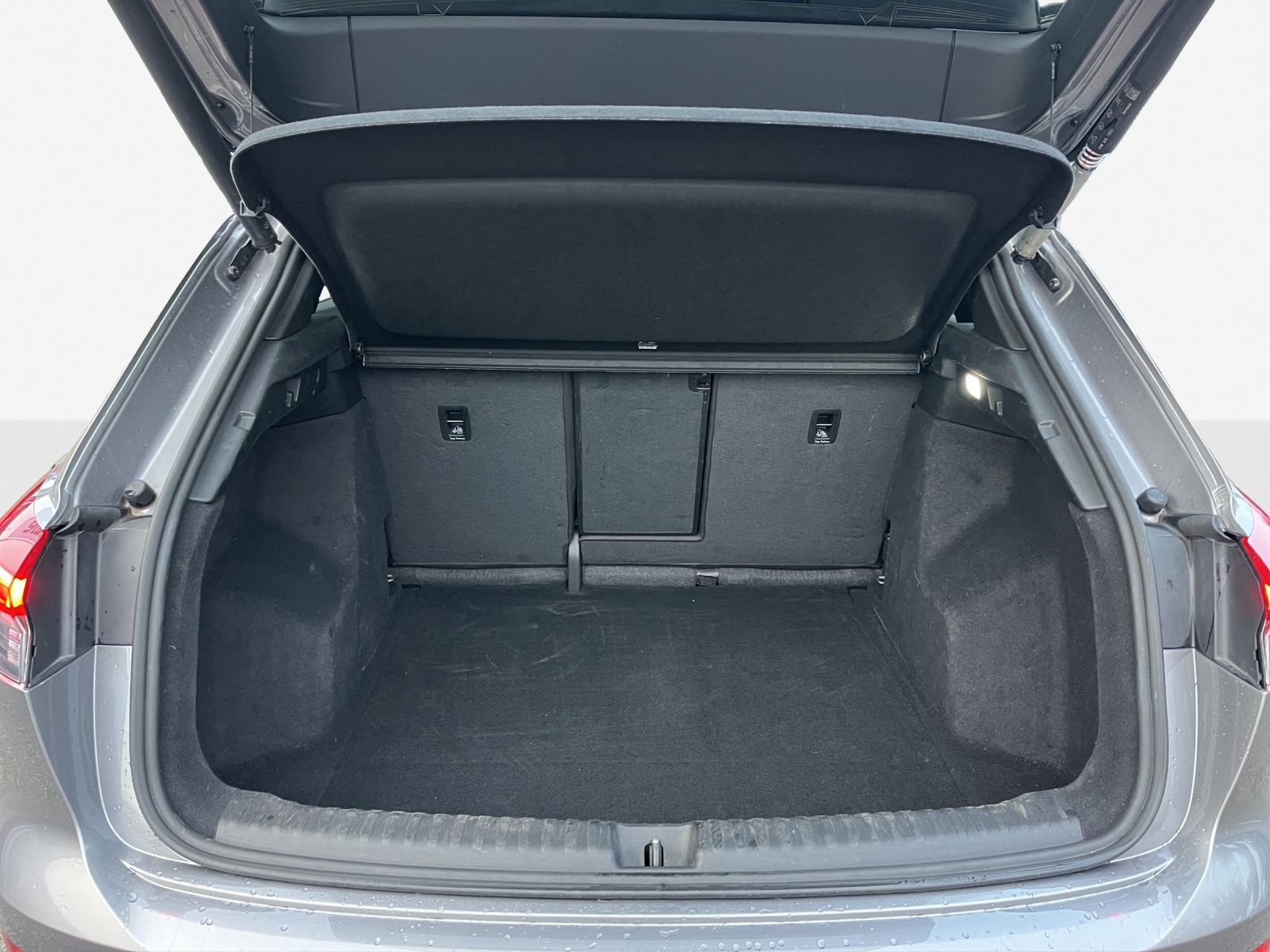 AUDI Q4 e-tron 50 quattro-image-13