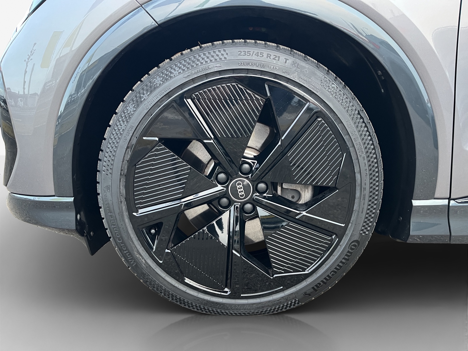 AUDI Q4 e-tron 50 quattro-image-15