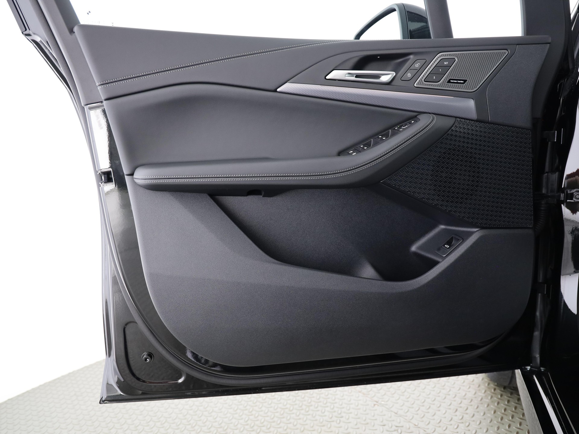 BMW 230e xDrive paddles Active Tourer-image-7
