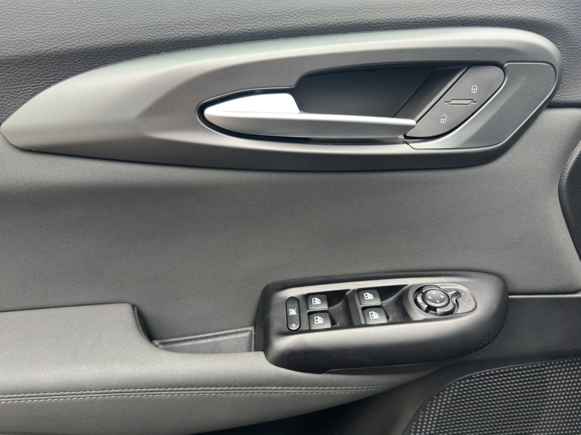 ALFA ROMEO Tonale 1.3 Plug-in-Hybrid Q4 Ti Edition-image-8