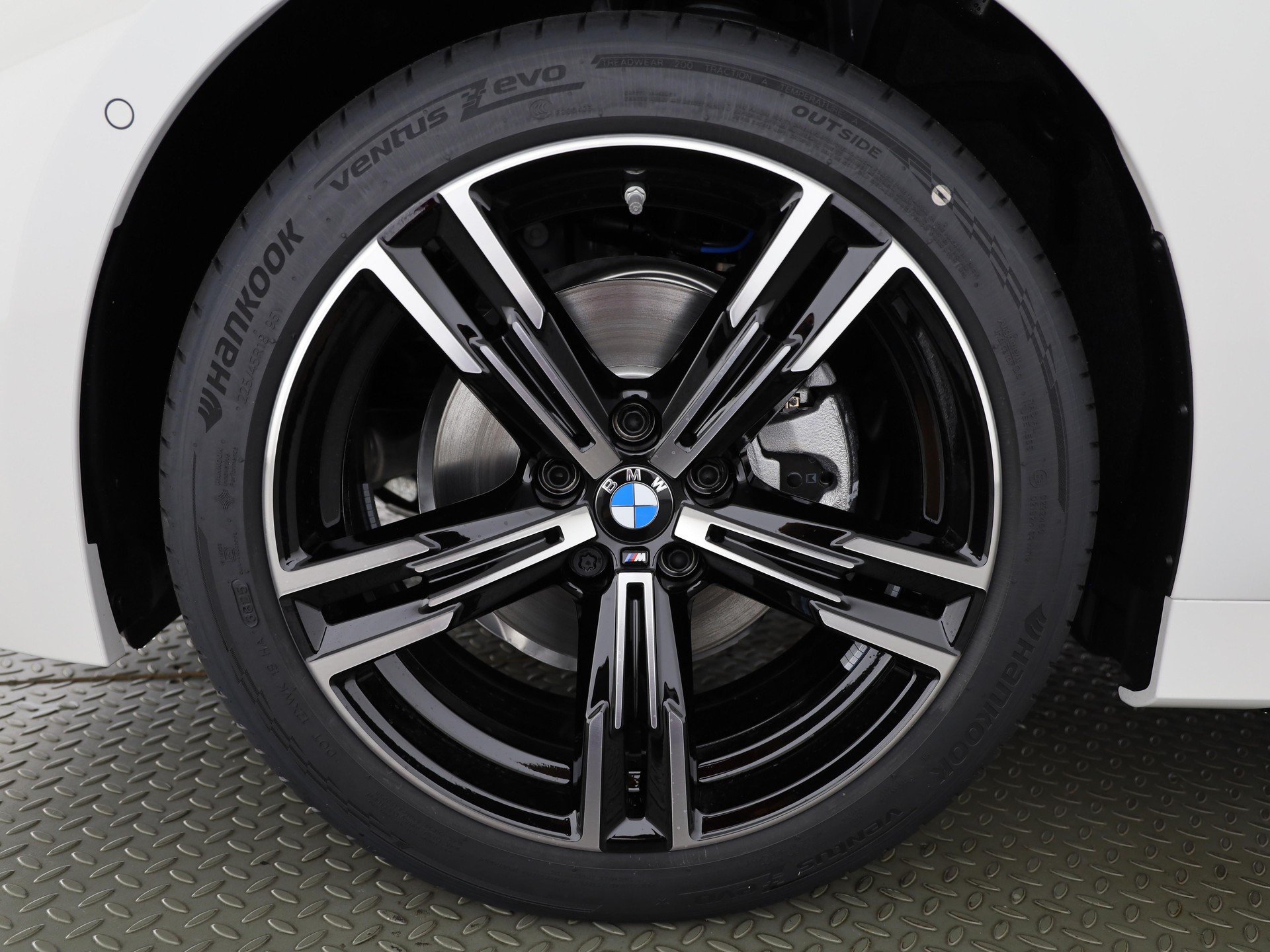BMW 320d xDrive Touring-image-20