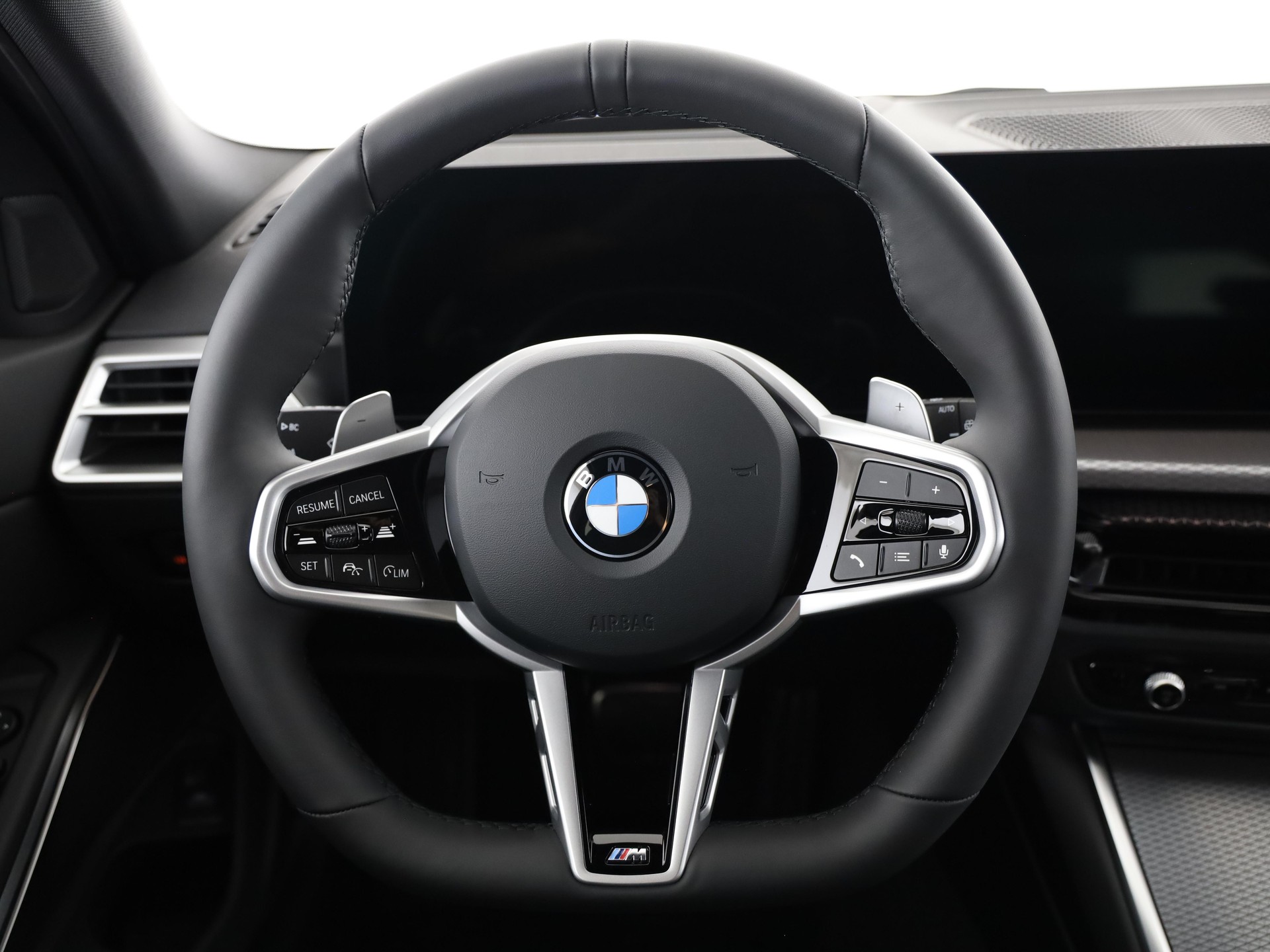 BMW 320d xDrive Touring-image-18