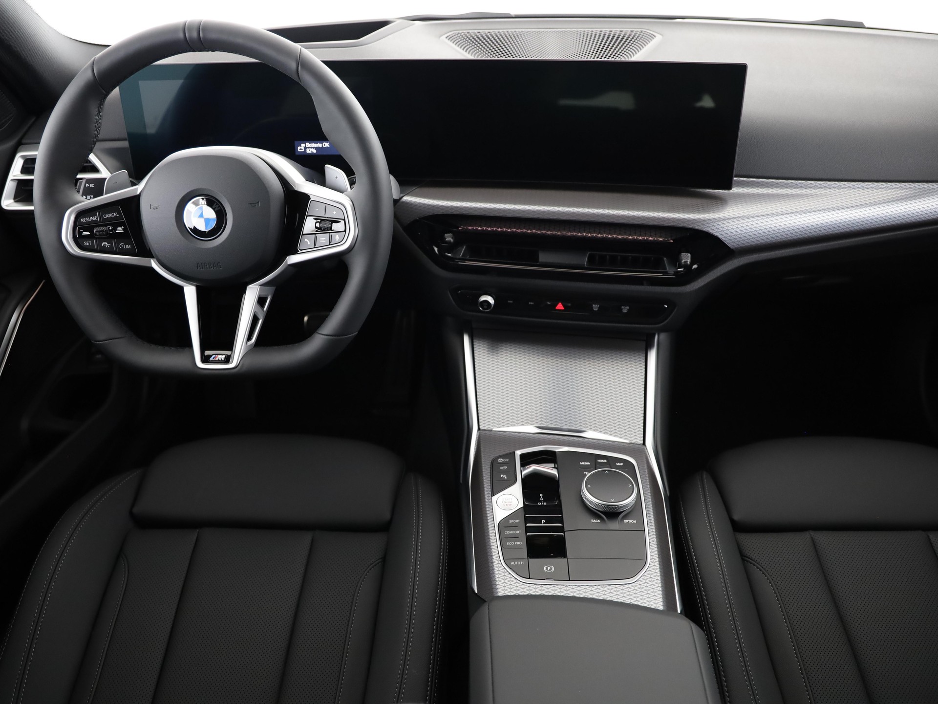 BMW 320d xDrive Touring-image-16
