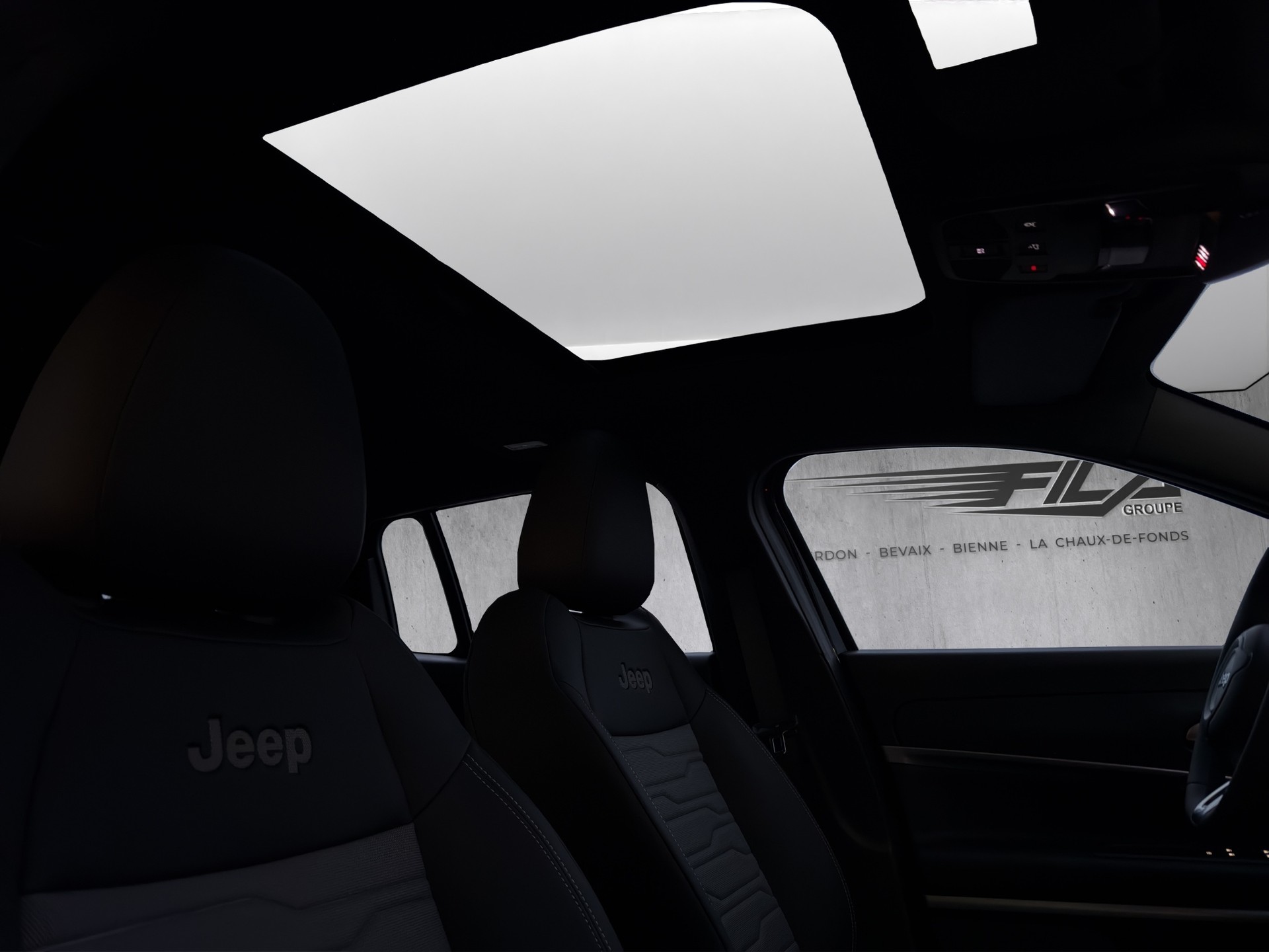 JEEP Avenger 1.2 MHEV Upland 4xe-image-13