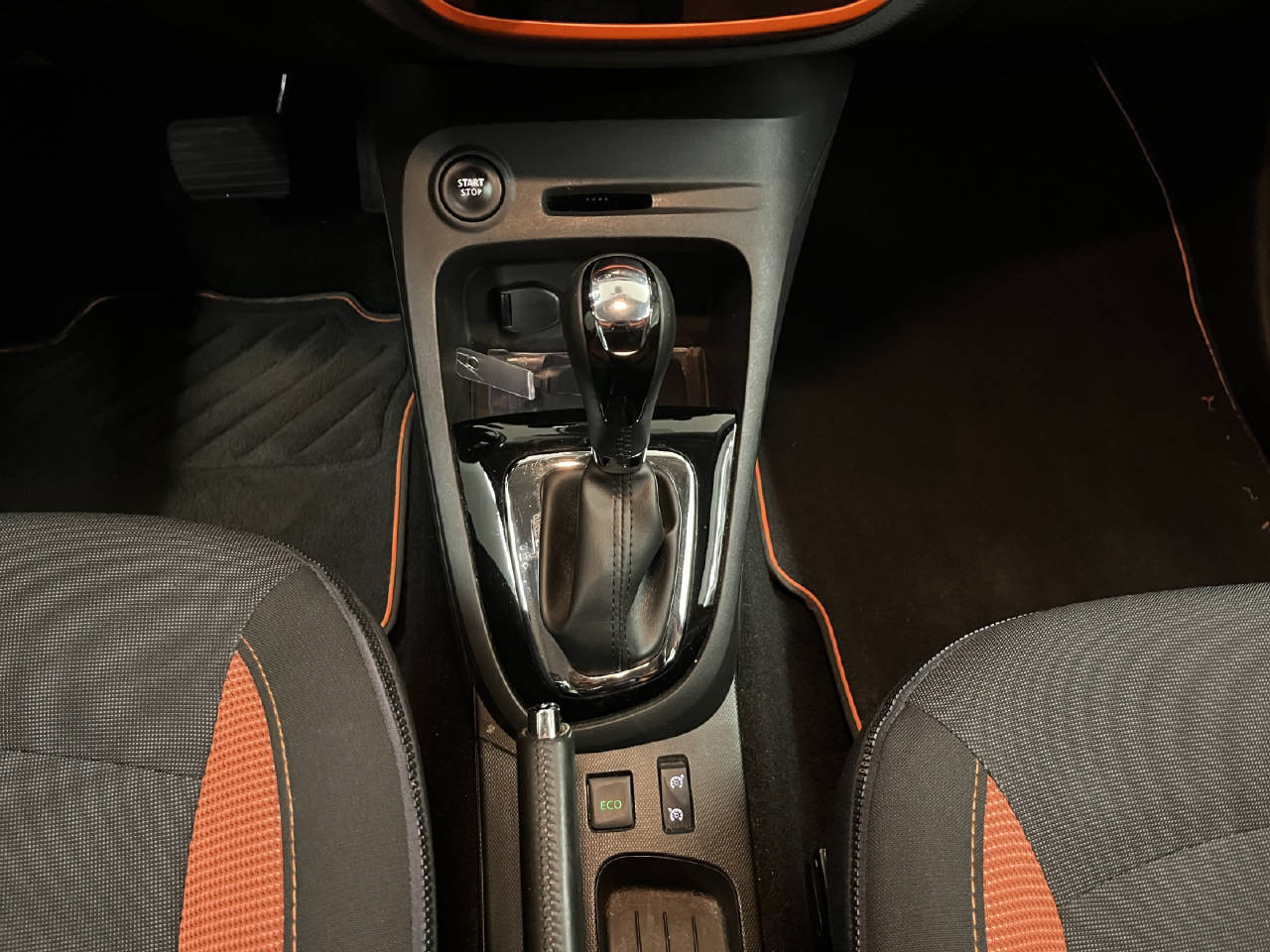 RENAULT Captur 1.2 TCe Dynamique EDC-image-8