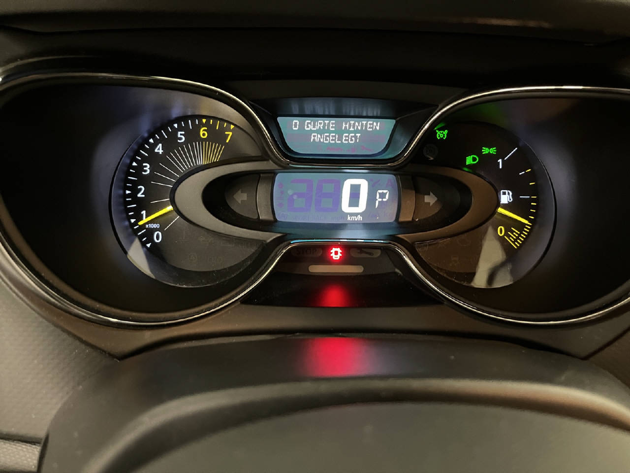 RENAULT Captur 1.2 TCe Dynamique EDC-image-9